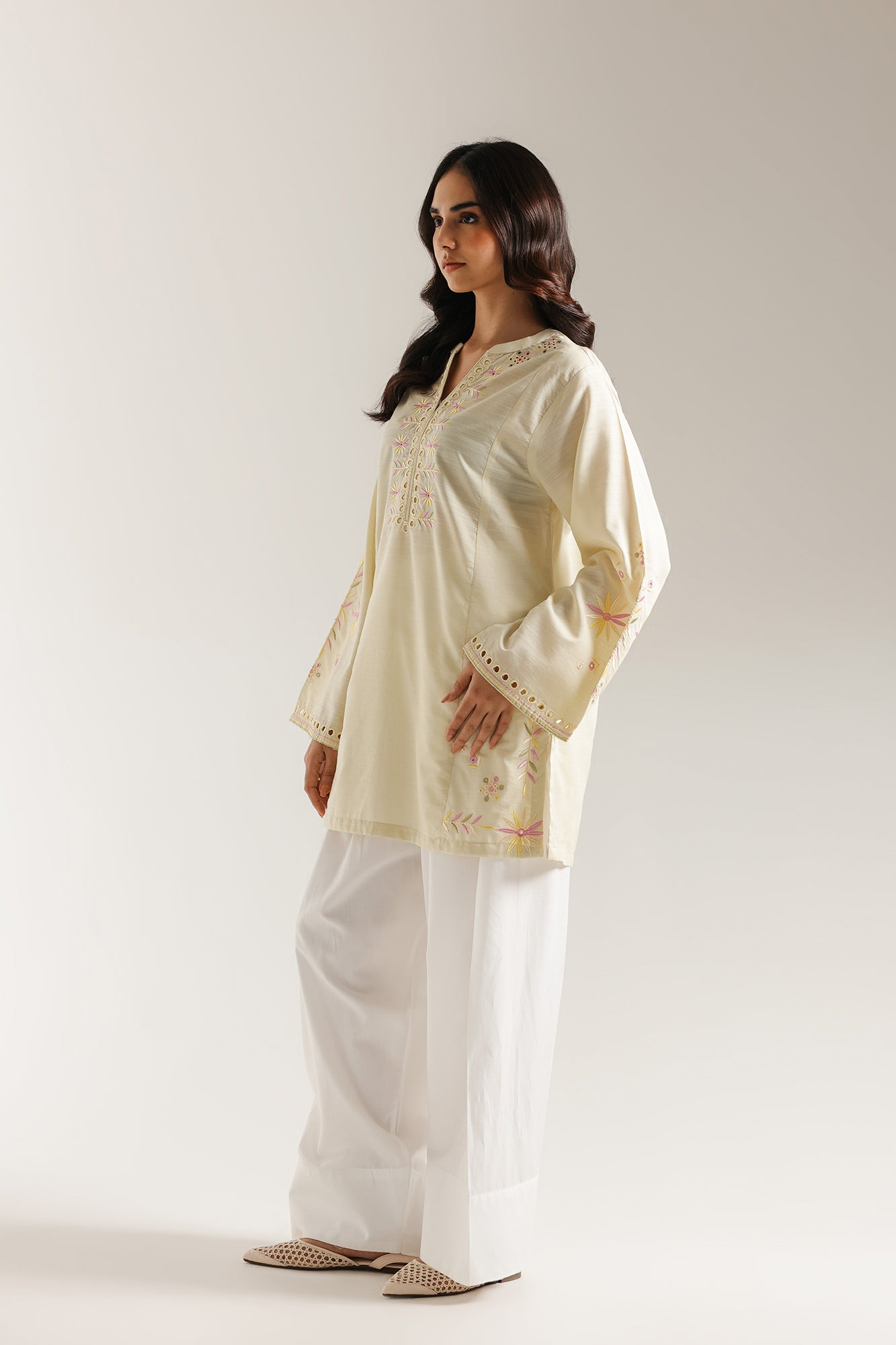 EMBROIDERED KURTI (E6657/102/125)