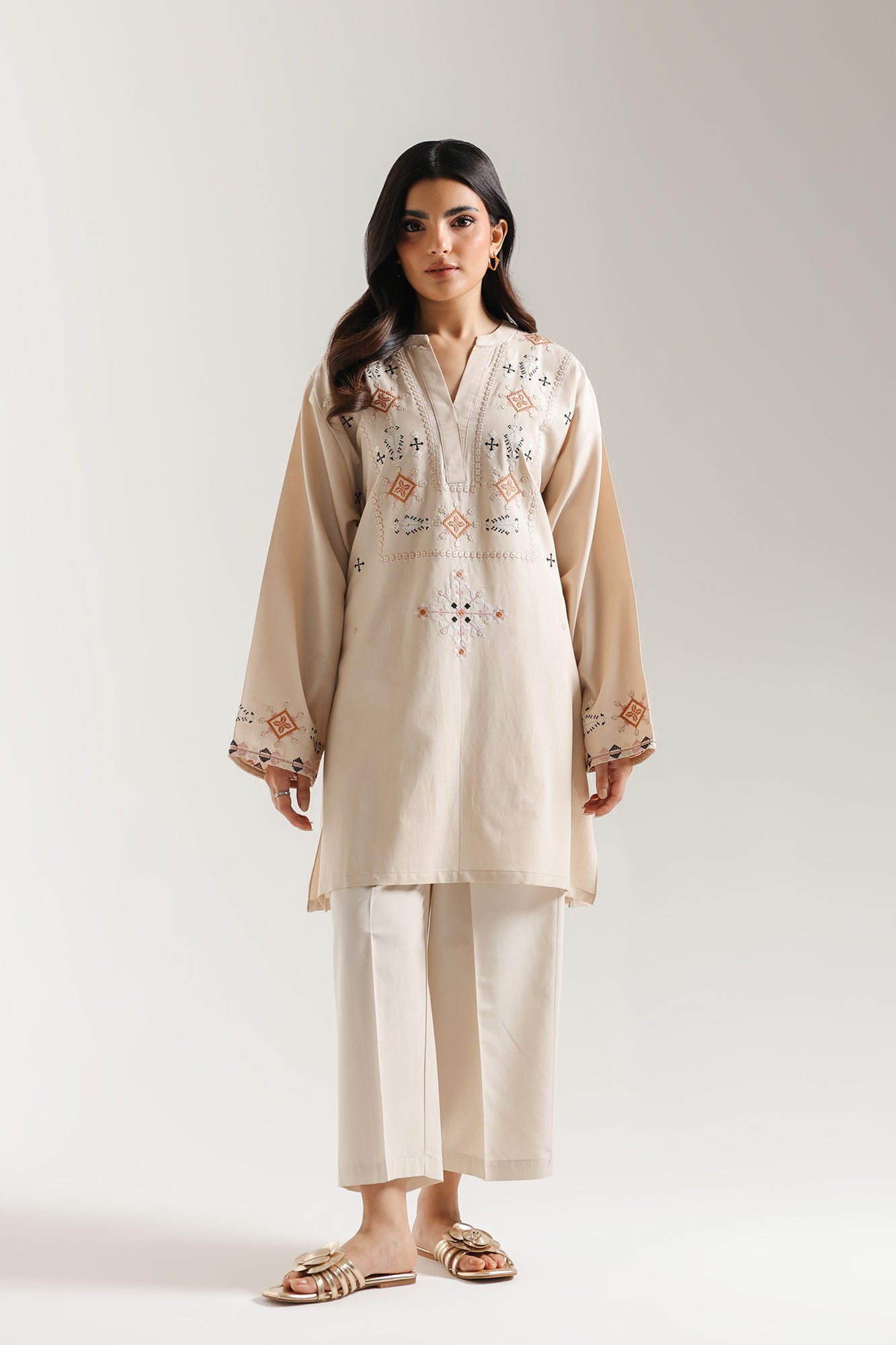 EMBROIDERED KURTI (E6662/102/004)
