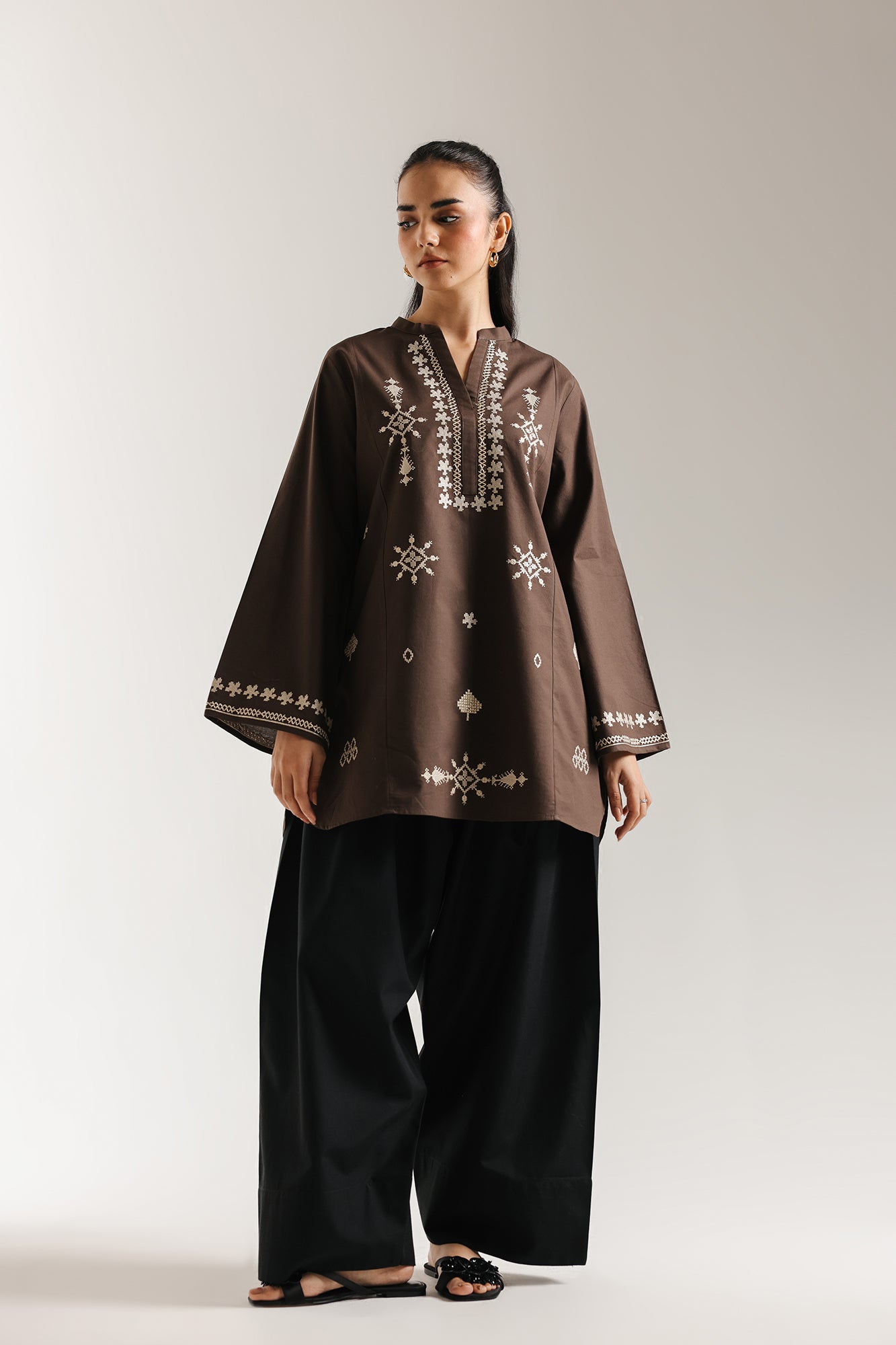 EMBROIDERED SHIRT (E6671/102/317)