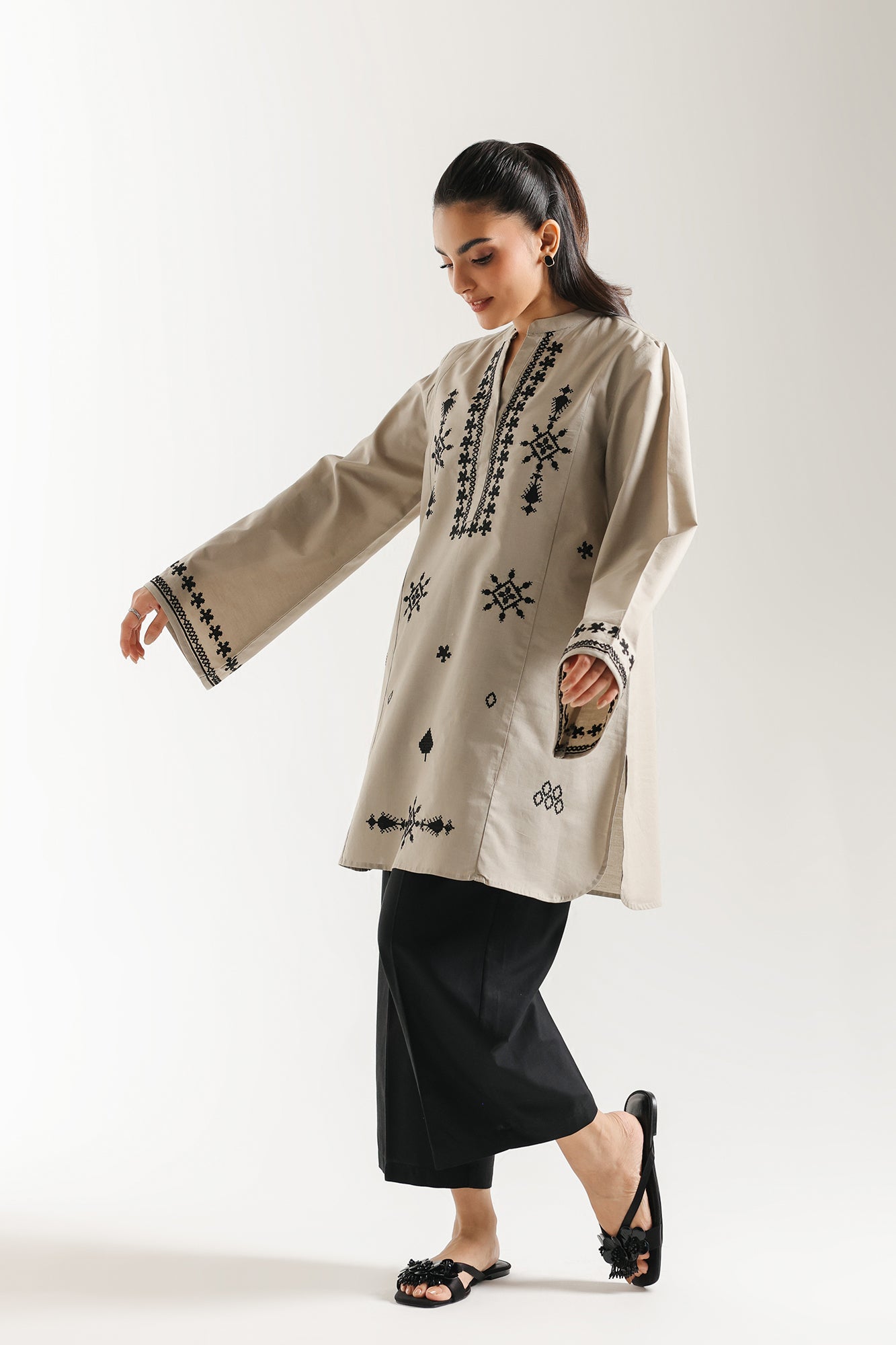 EMBROIDERED SHIRT (E6671/102/817)