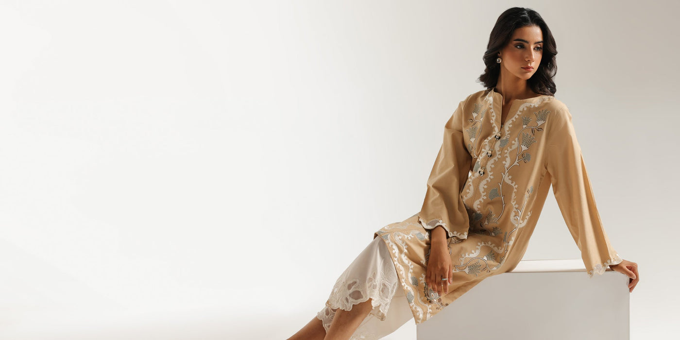 EMBROIDERED SHIRT (E6967/102/225)
