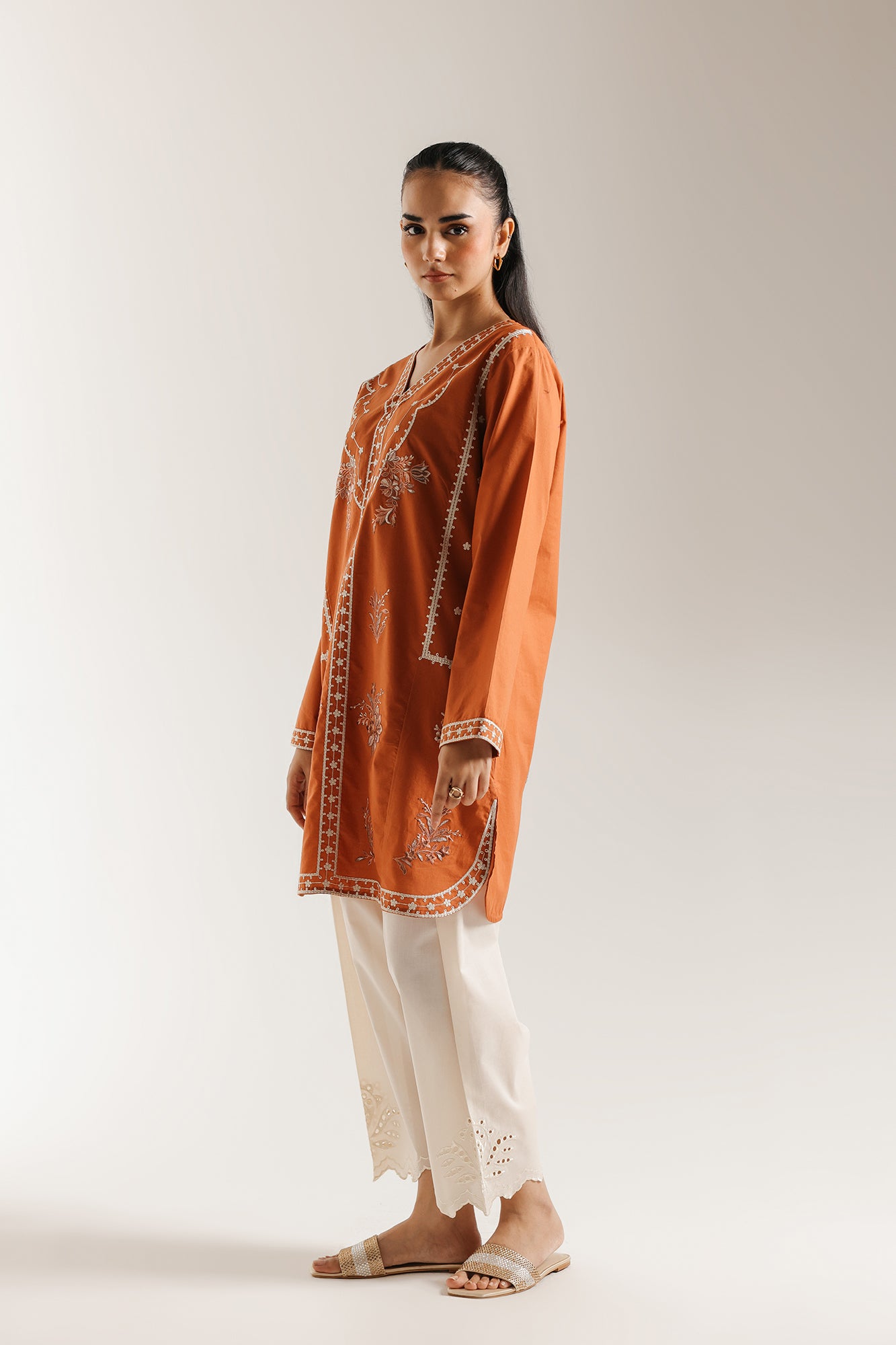 EMBROIDERED SHIRT (E6974/102/319)