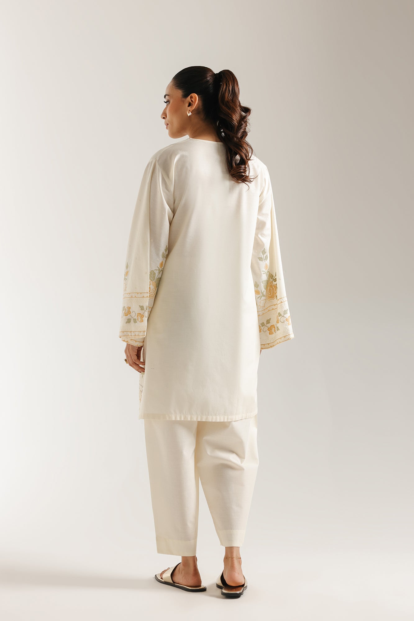 EMBROIDERED SUIT (E7003/102/002)