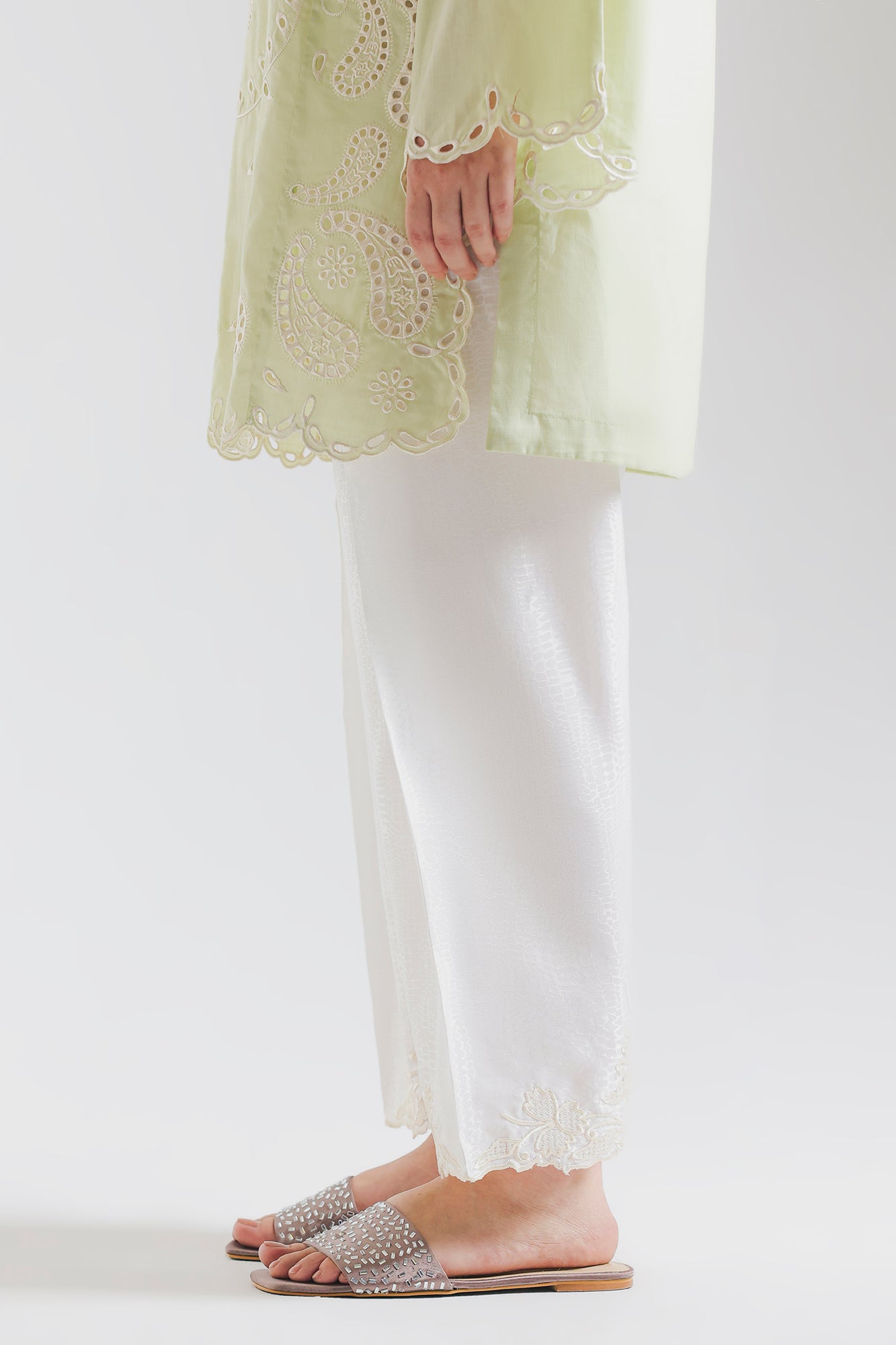 SHALWAR (E7053/102/001)