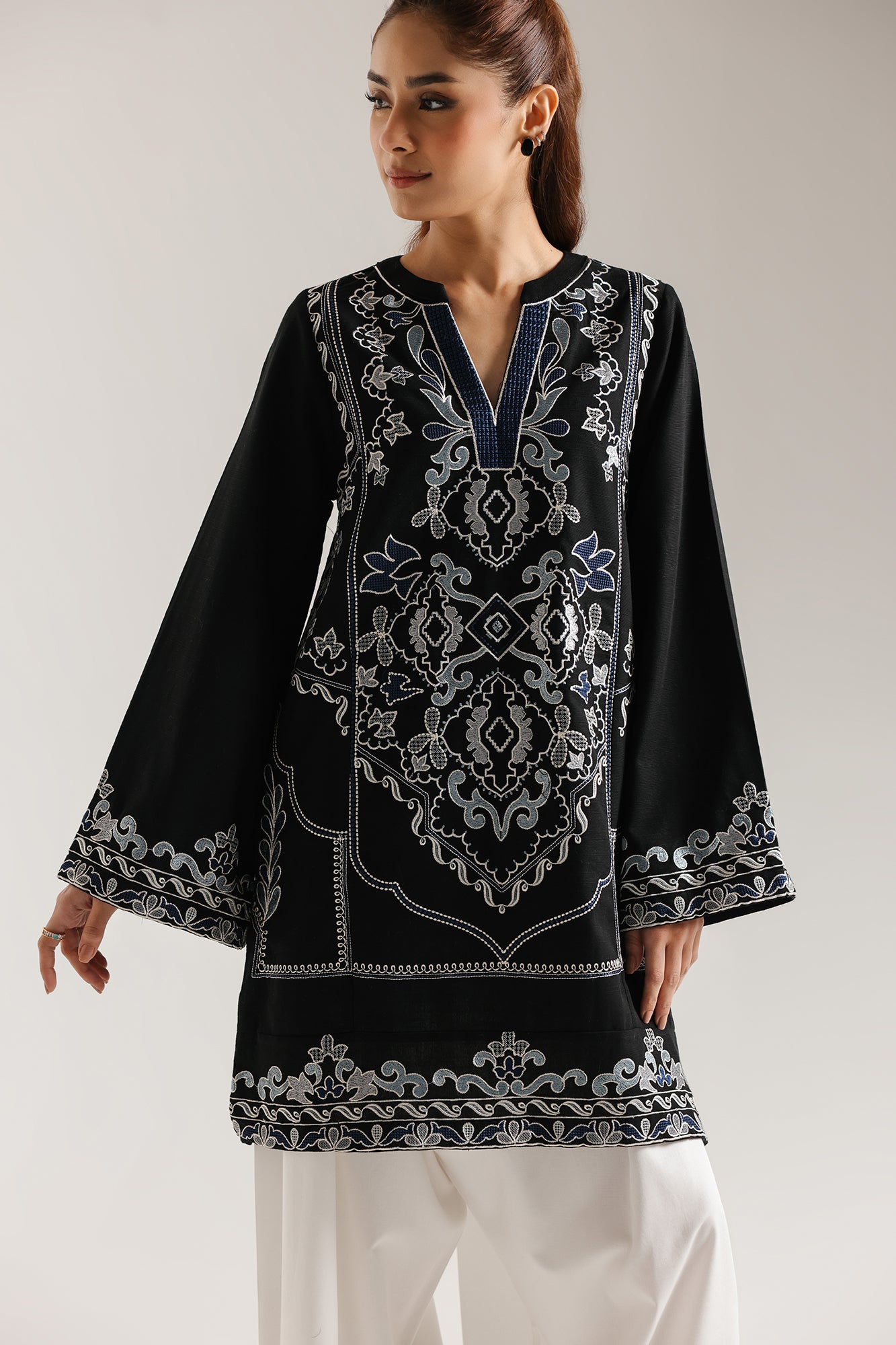 EMBROIDERED SHIRT (E7221/102/902)