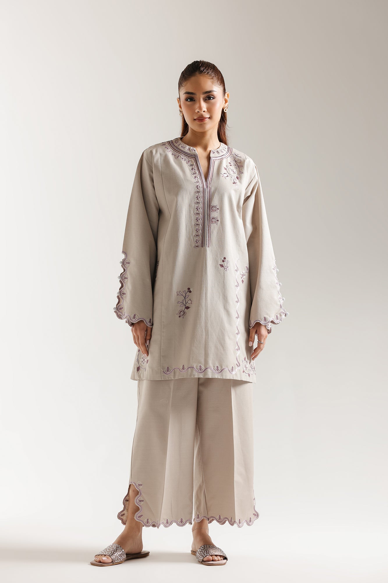 EMBROIDERED SUIT (E7244/102/006)