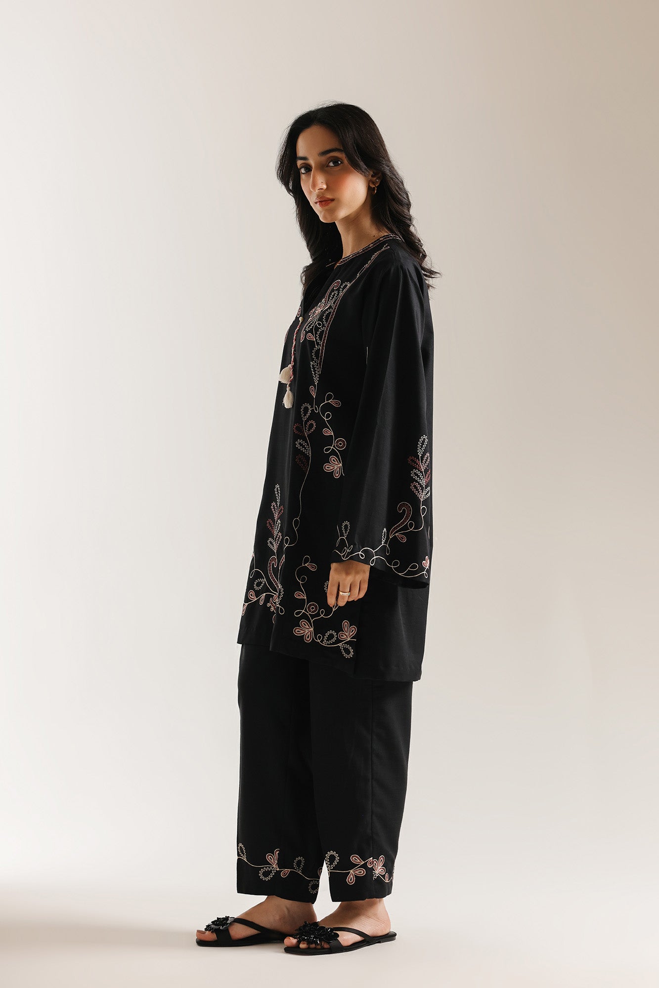 EMBROIDERED SUIT (E7250/102/902)