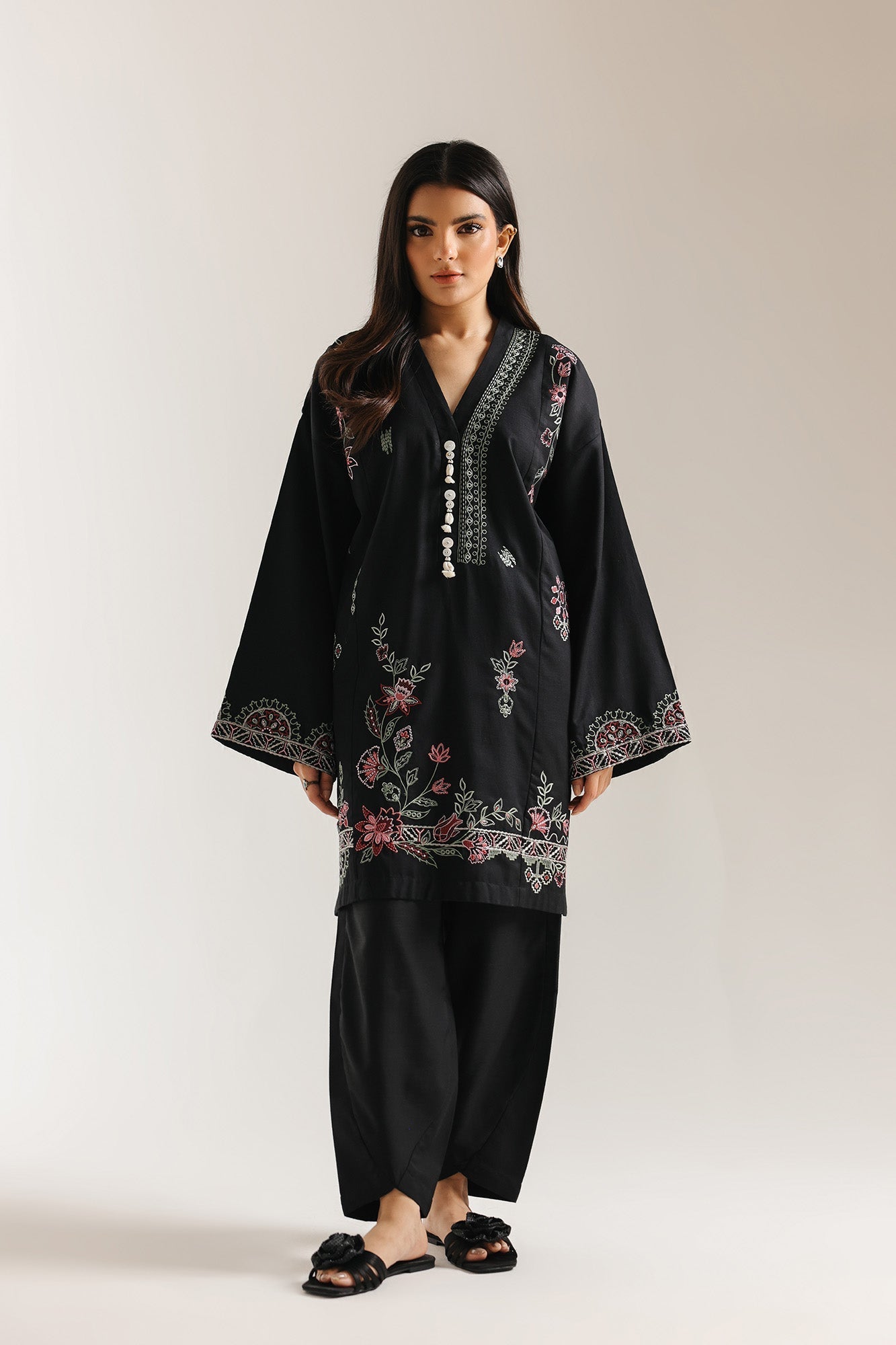 EMBROIDERED SUIT (E7252/102/902)