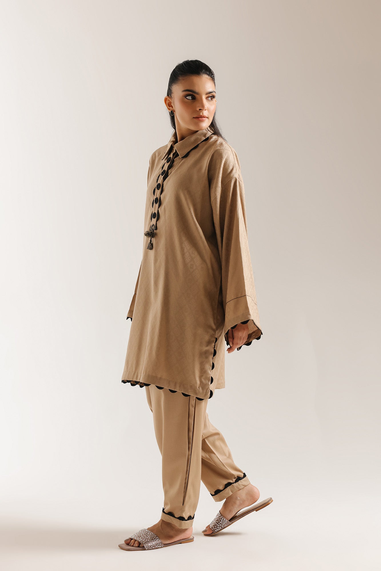 EMBROIDERED SUIT (E7260/102/113)