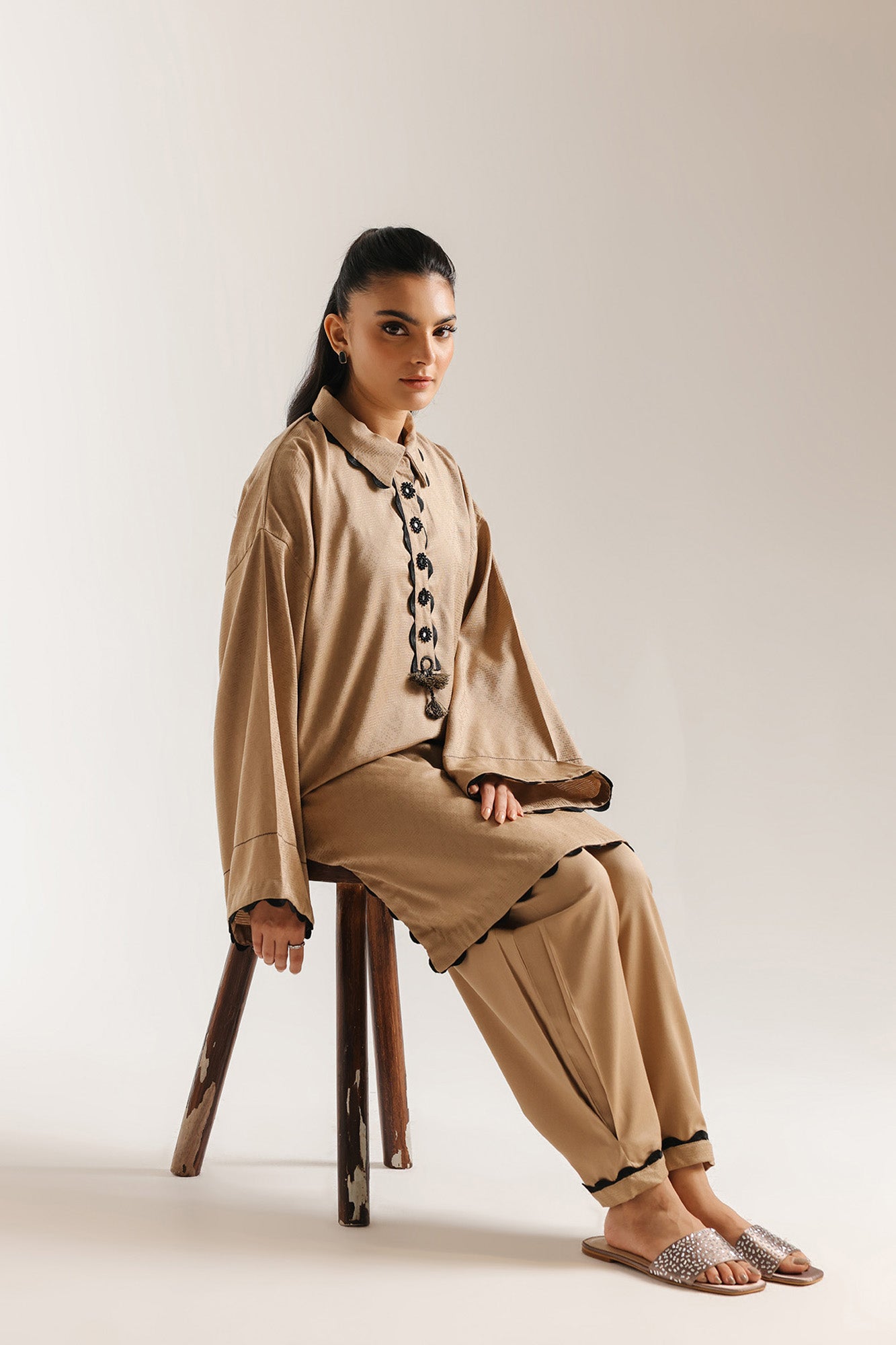 EMBROIDERED SUIT (E7260/102/113)