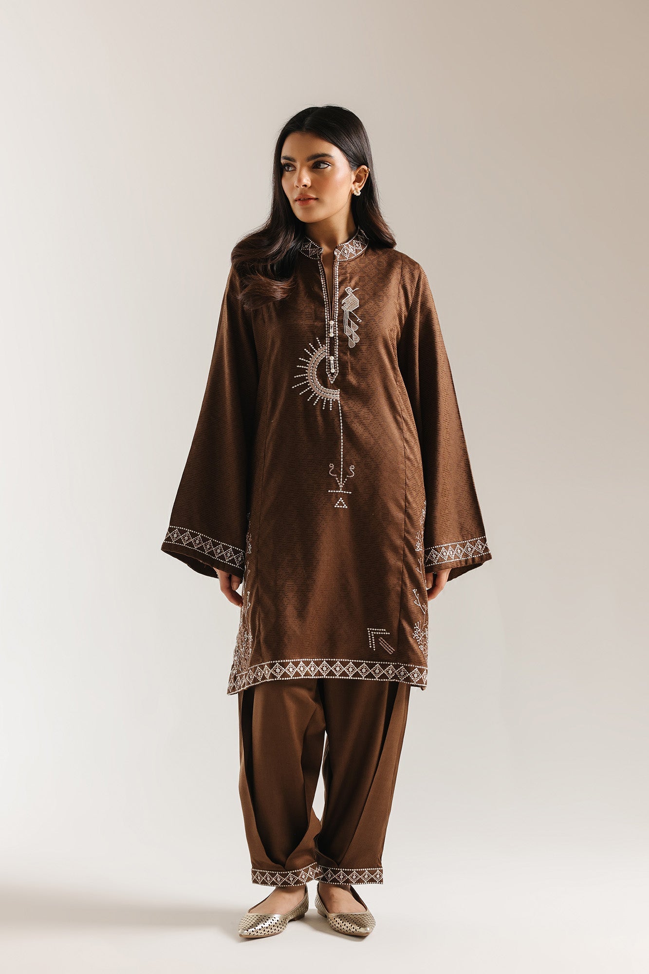 EMBROIDERED SUIT (E7266/102/217)