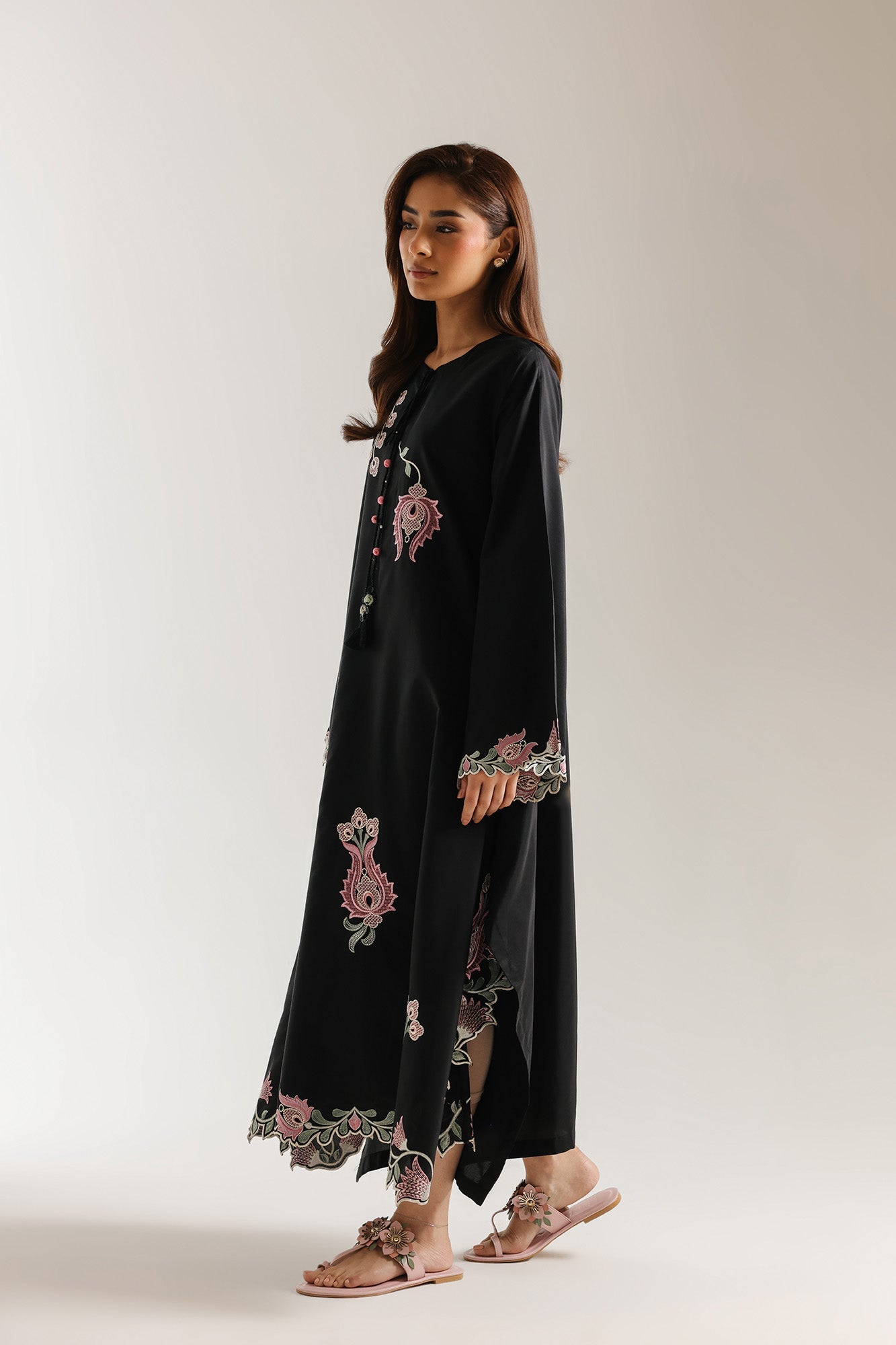 EMBROIDERED DRESS (E7502/102/902)