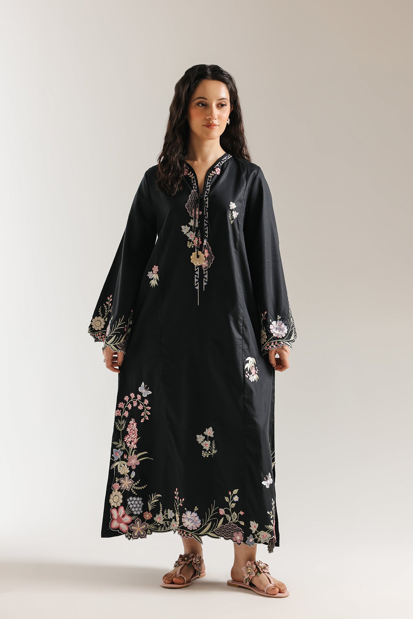 EMBROIDERED KAFTAN  (E7520/102/902)