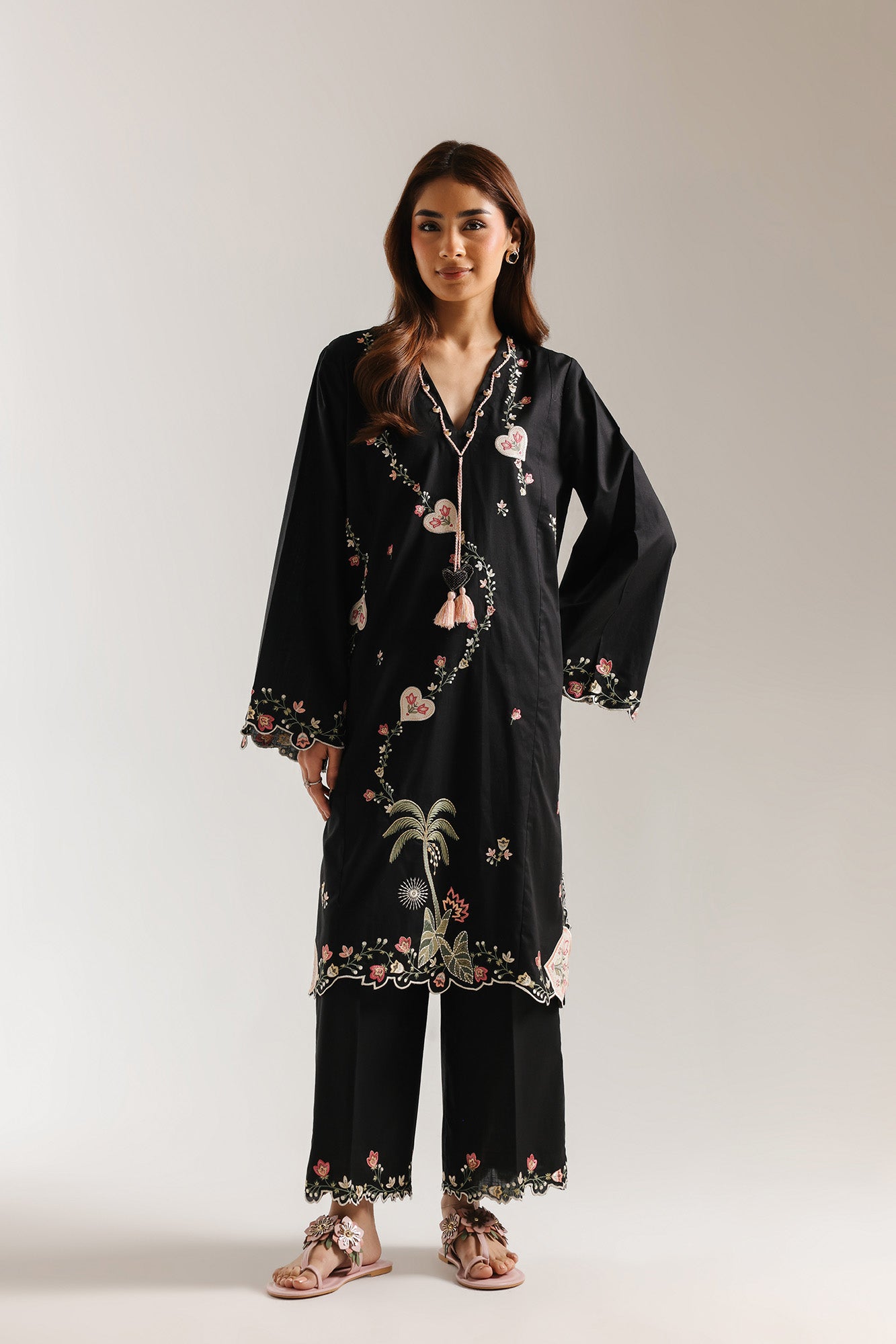 EMBROIDERED SUIT (E7580/102/902)