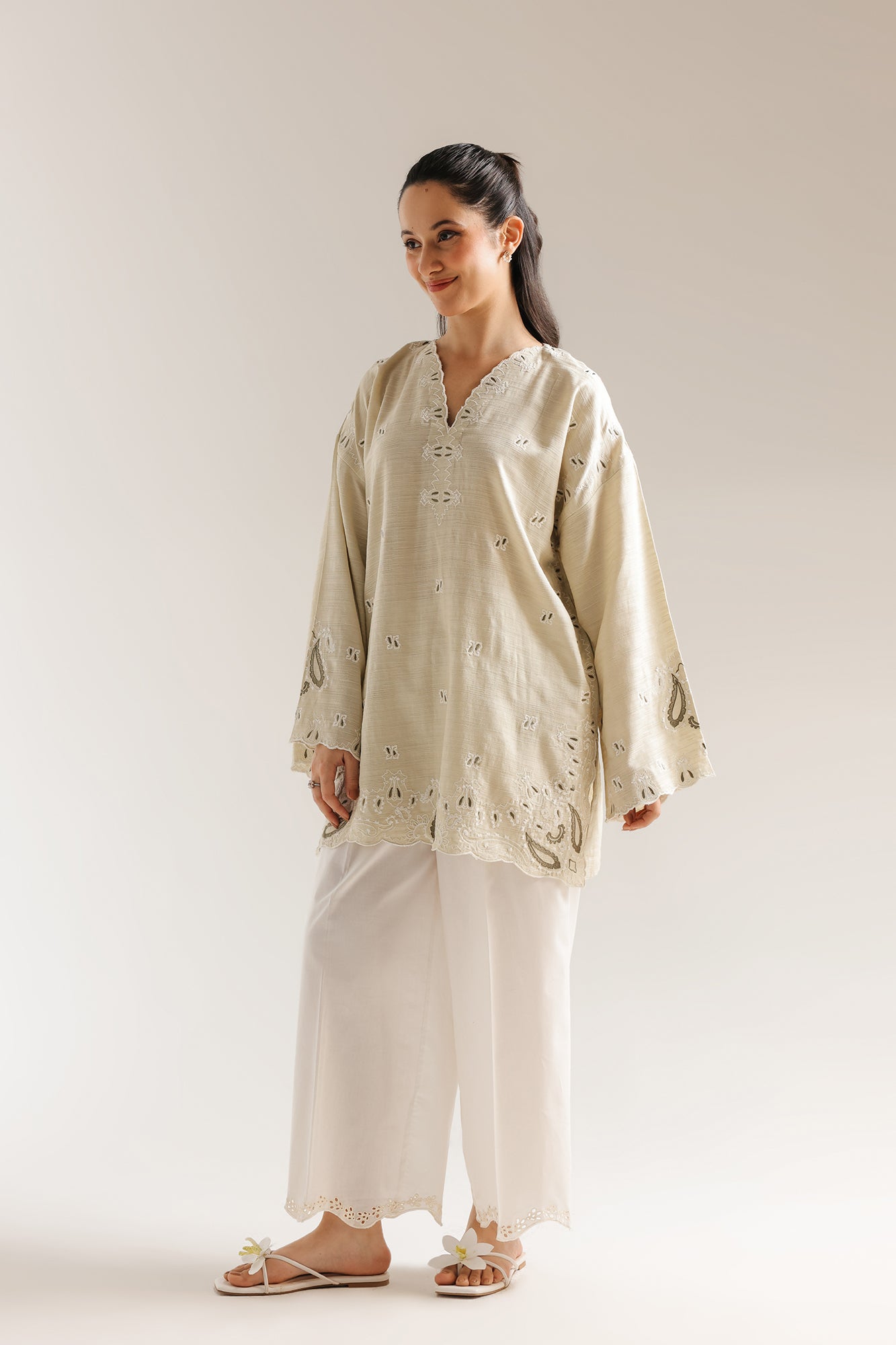 EMBROIDERED SHIRT (E7589/102/130)