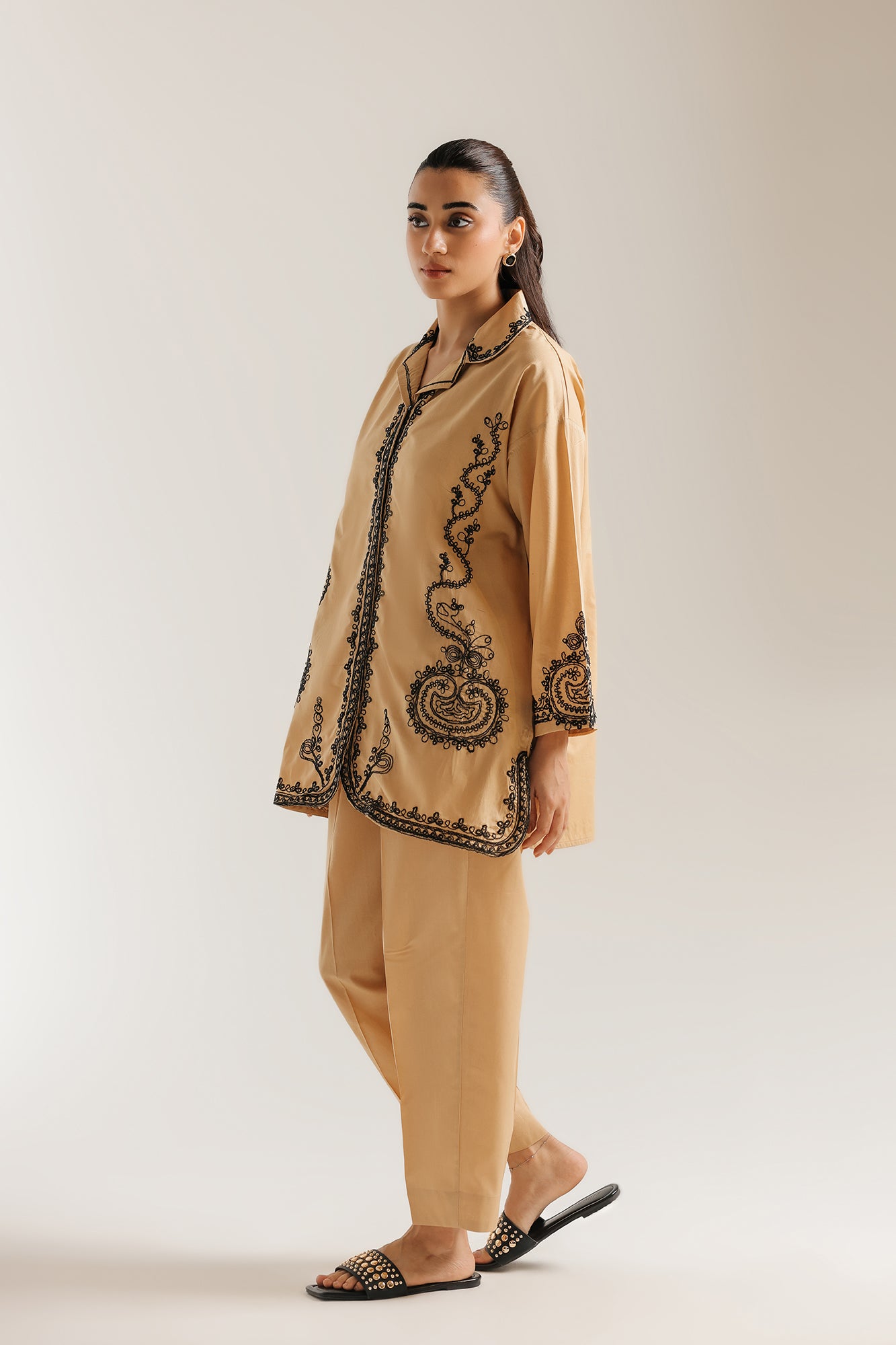 EMBROIDERED SUIT (E7607/102/113)
