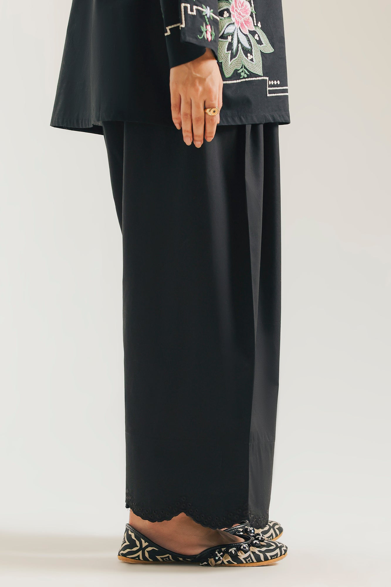 SHALWAR (E7656/102/902)