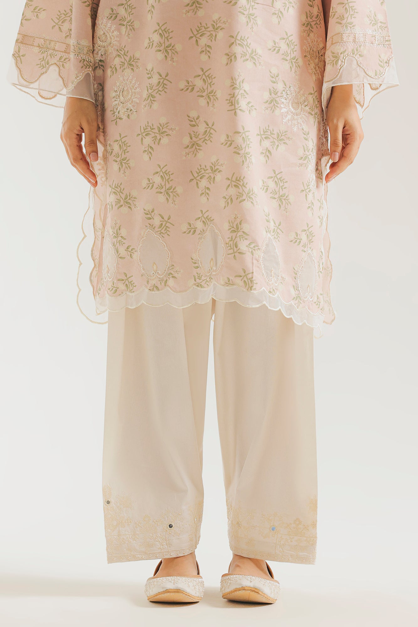 EMBROIDERED SHALWAR (E7670/102/002)