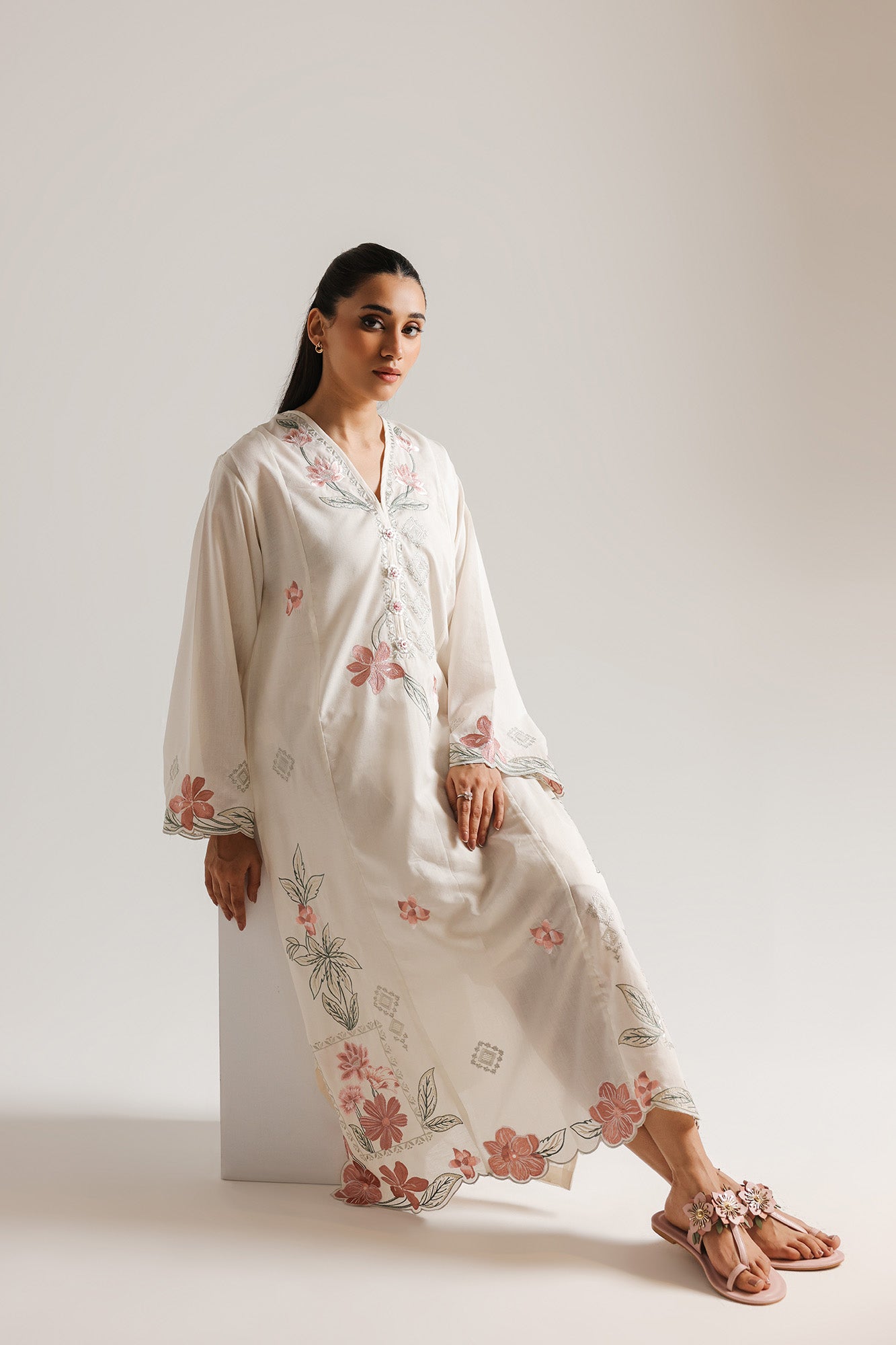 EMBROIDERED DRESS (E7680/102/002)