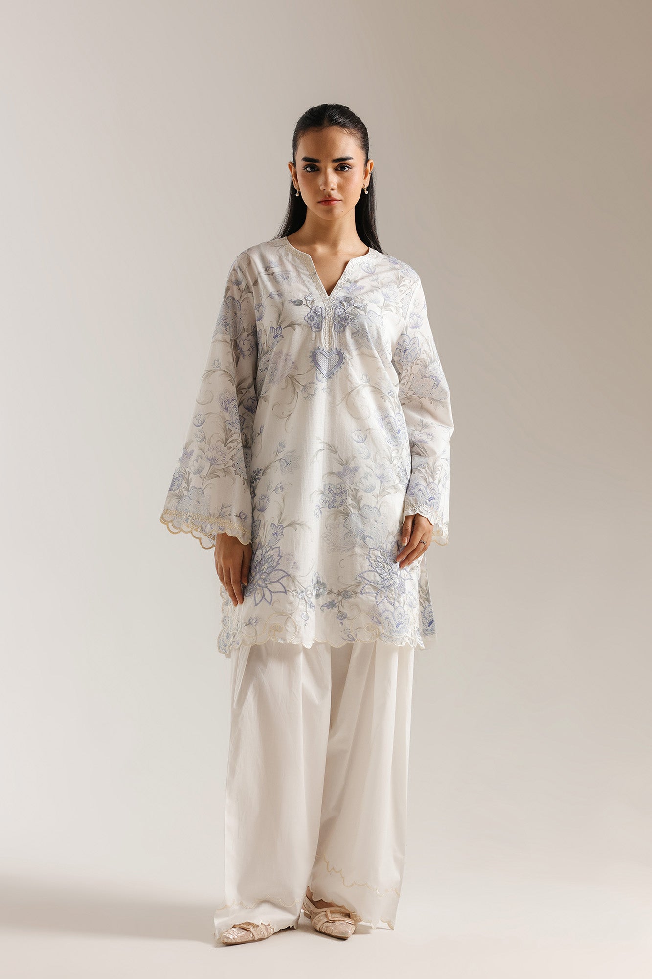 EMBROIDERED SUIT (E7682/102/001)