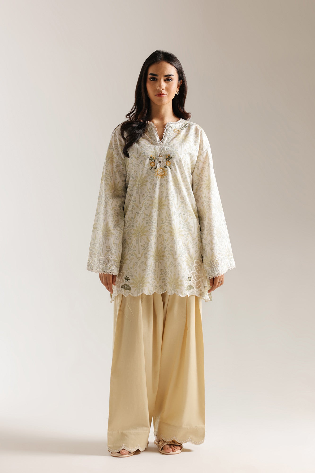 EMBROIDERED SUIT (E7683/102/002)