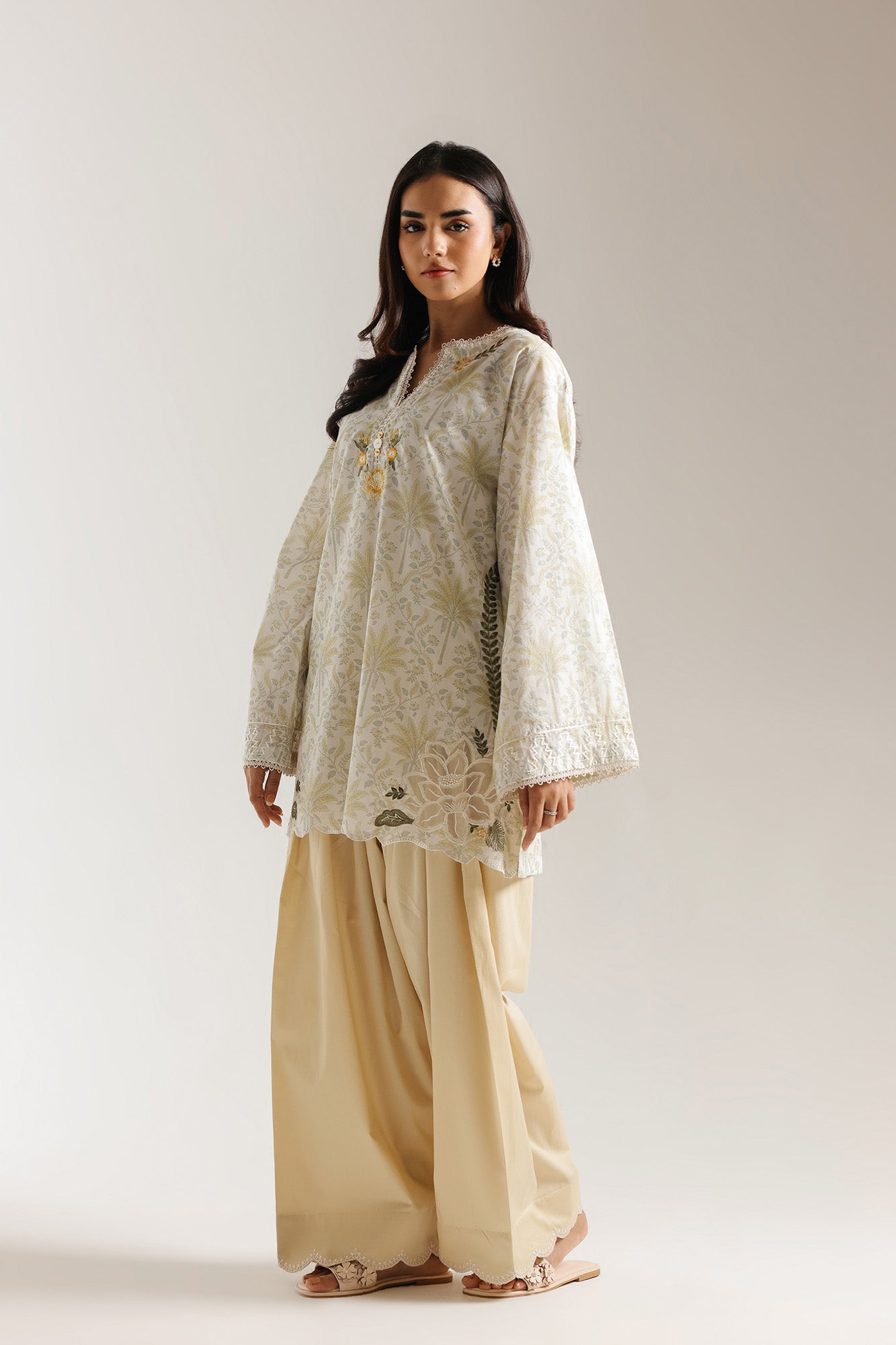 EMBROIDERED SUIT (E7683/102/002)