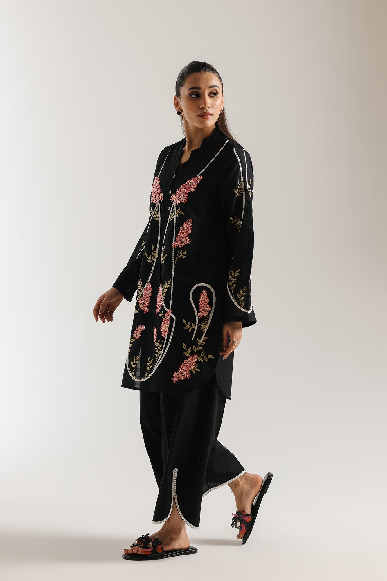 EMBROIDERED SHIRT (E7699/102/901)