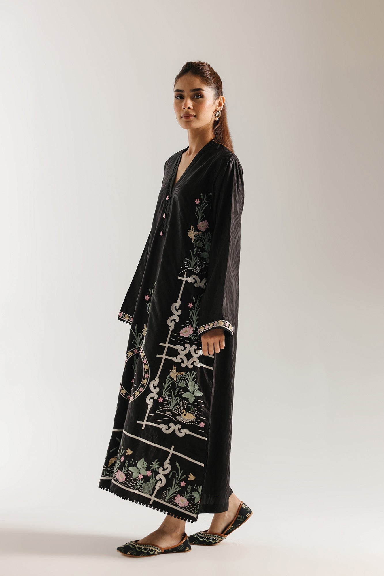 EMBROIDERED KAFTAN (E7702/102/902)