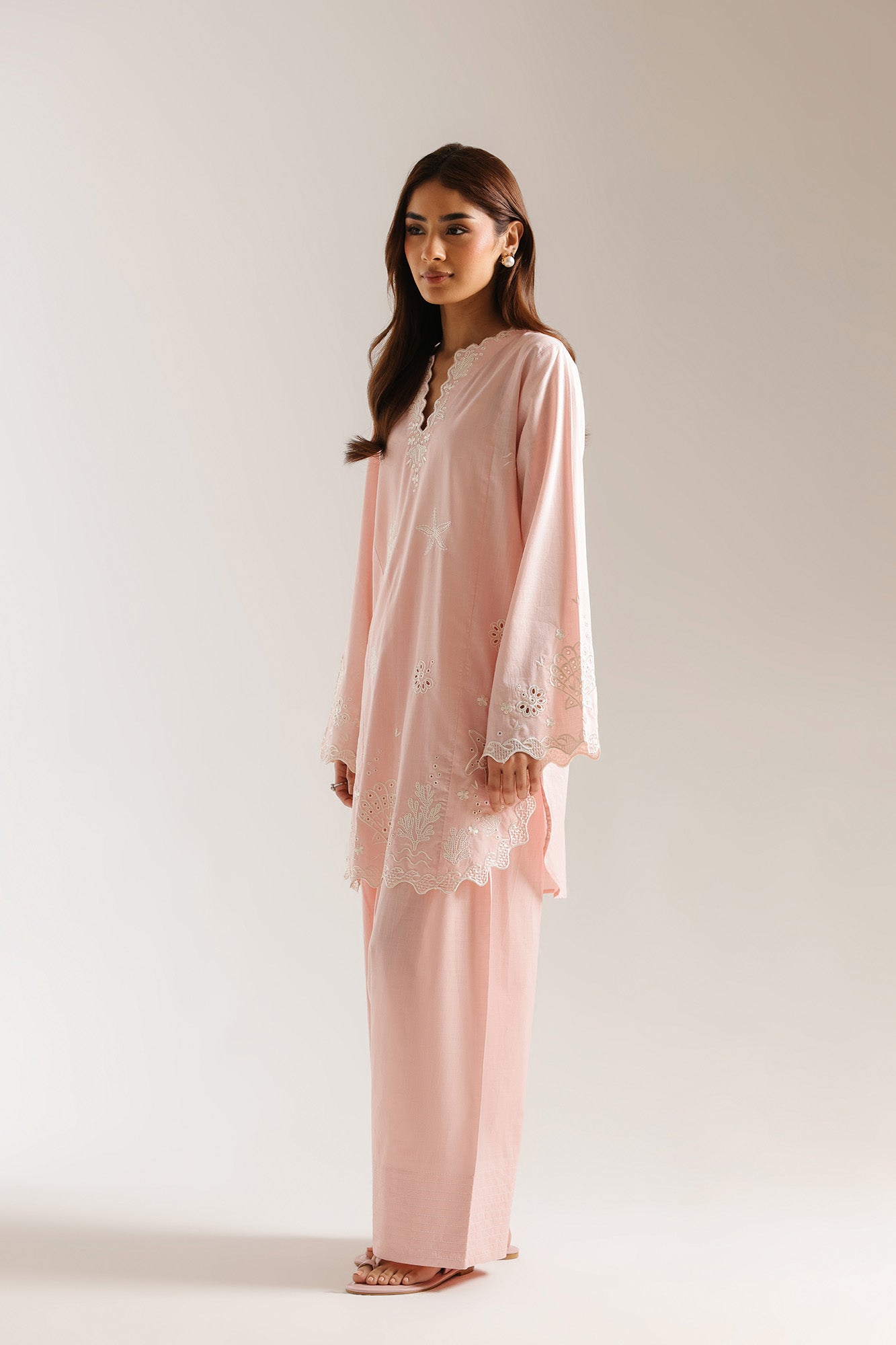 EMBROIDERED SUIT (E7708/102/329)