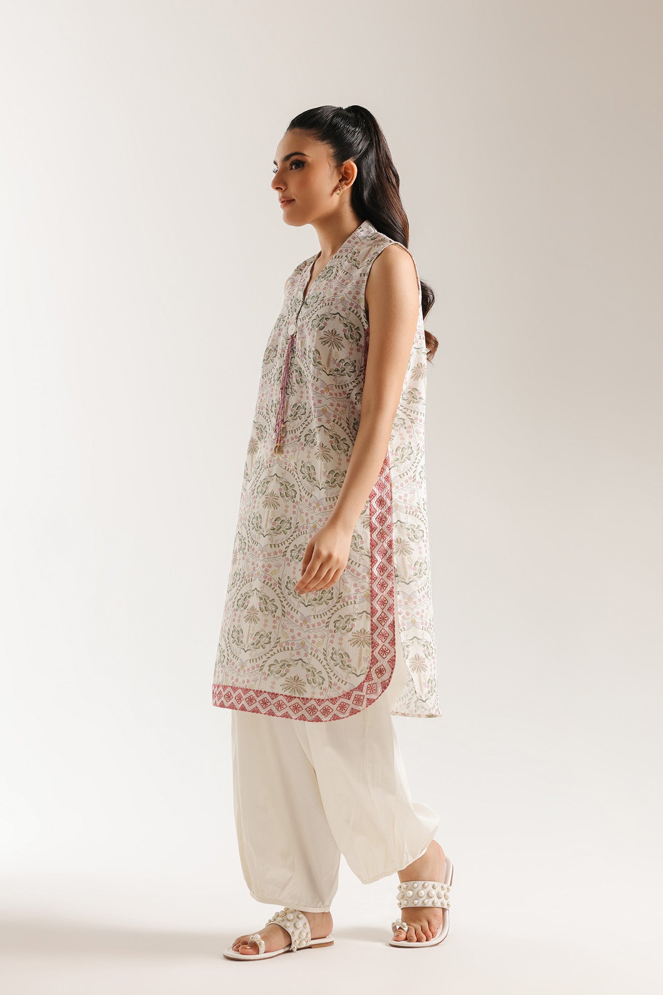 EMBROIDERED SUIT (E7736/102/002)