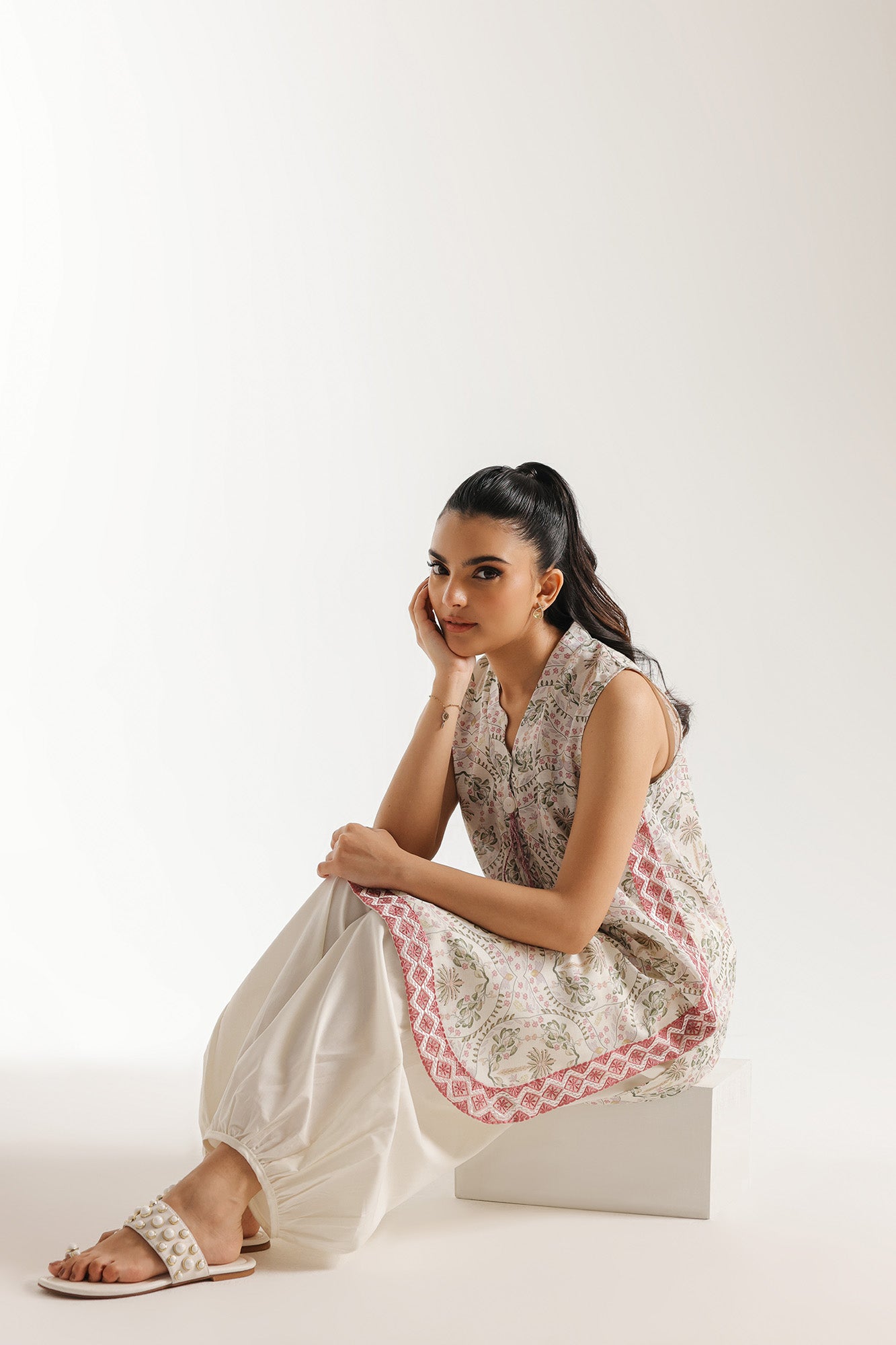 EMBROIDERED SUIT (E7736/102/002)