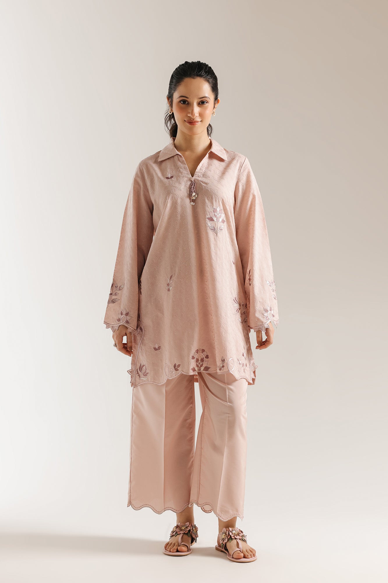 EMBROIDERED SUIT (E7764/102/316)