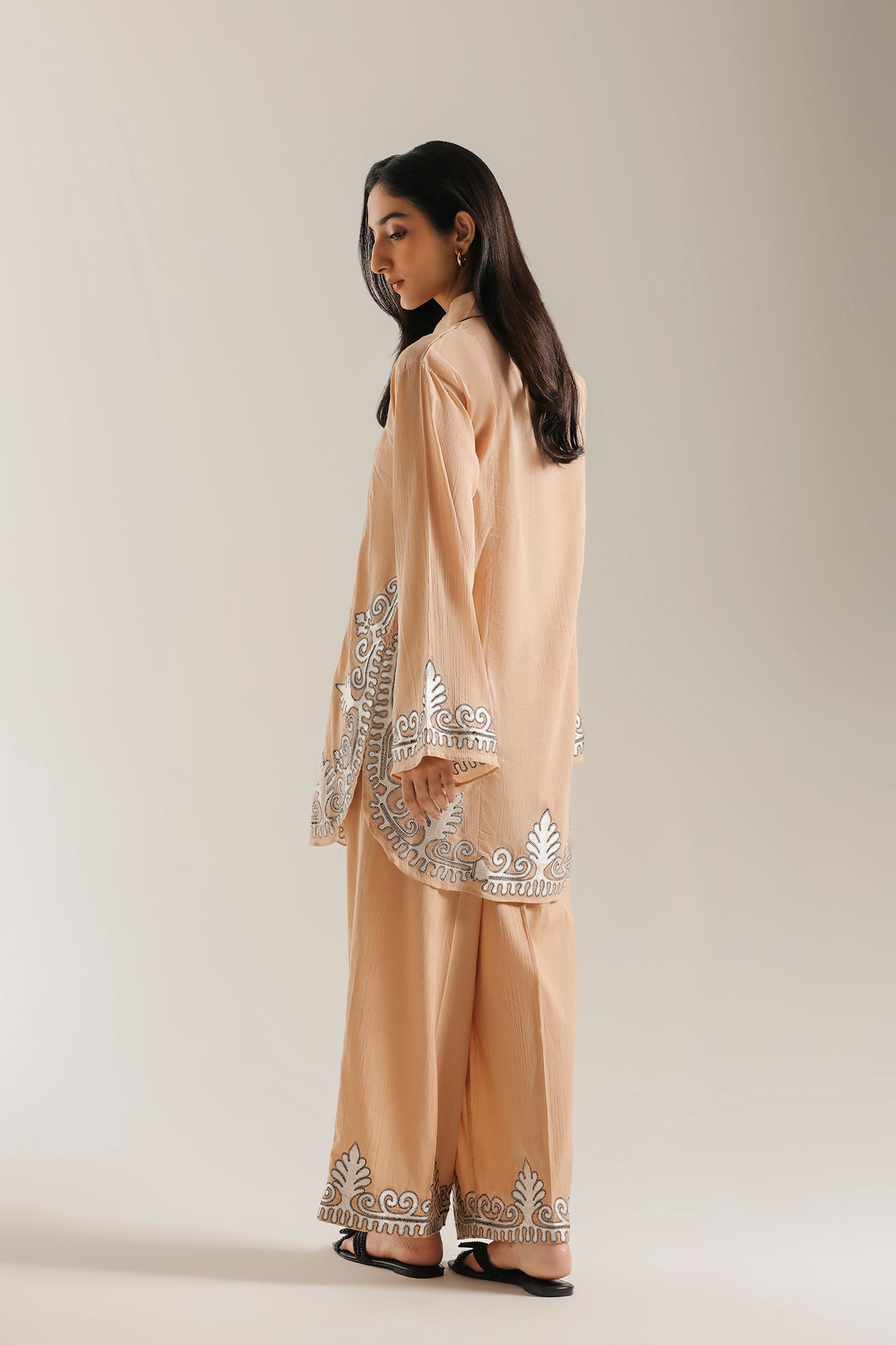 EMBROIDERED SUIT (E7772/102/007)