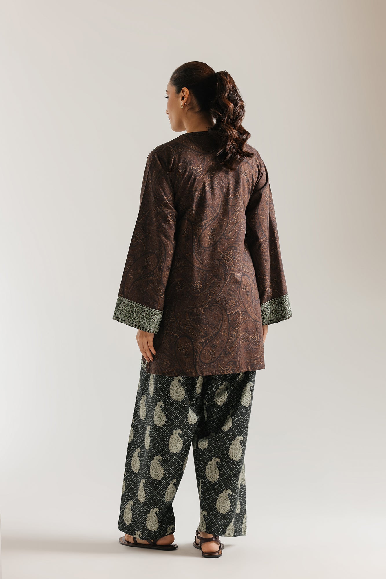 EMBROIDERED SUIT (E7793/102/903)