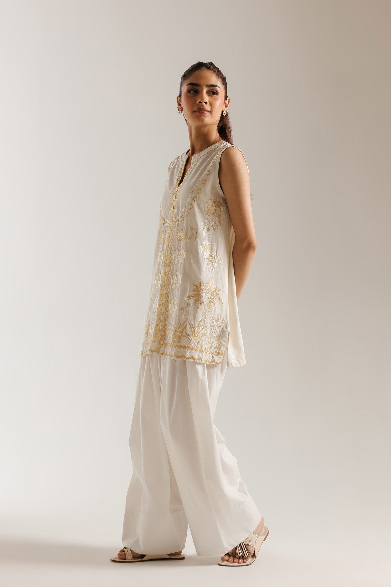 EMBROIDERED KURTI (E7905/102/002)