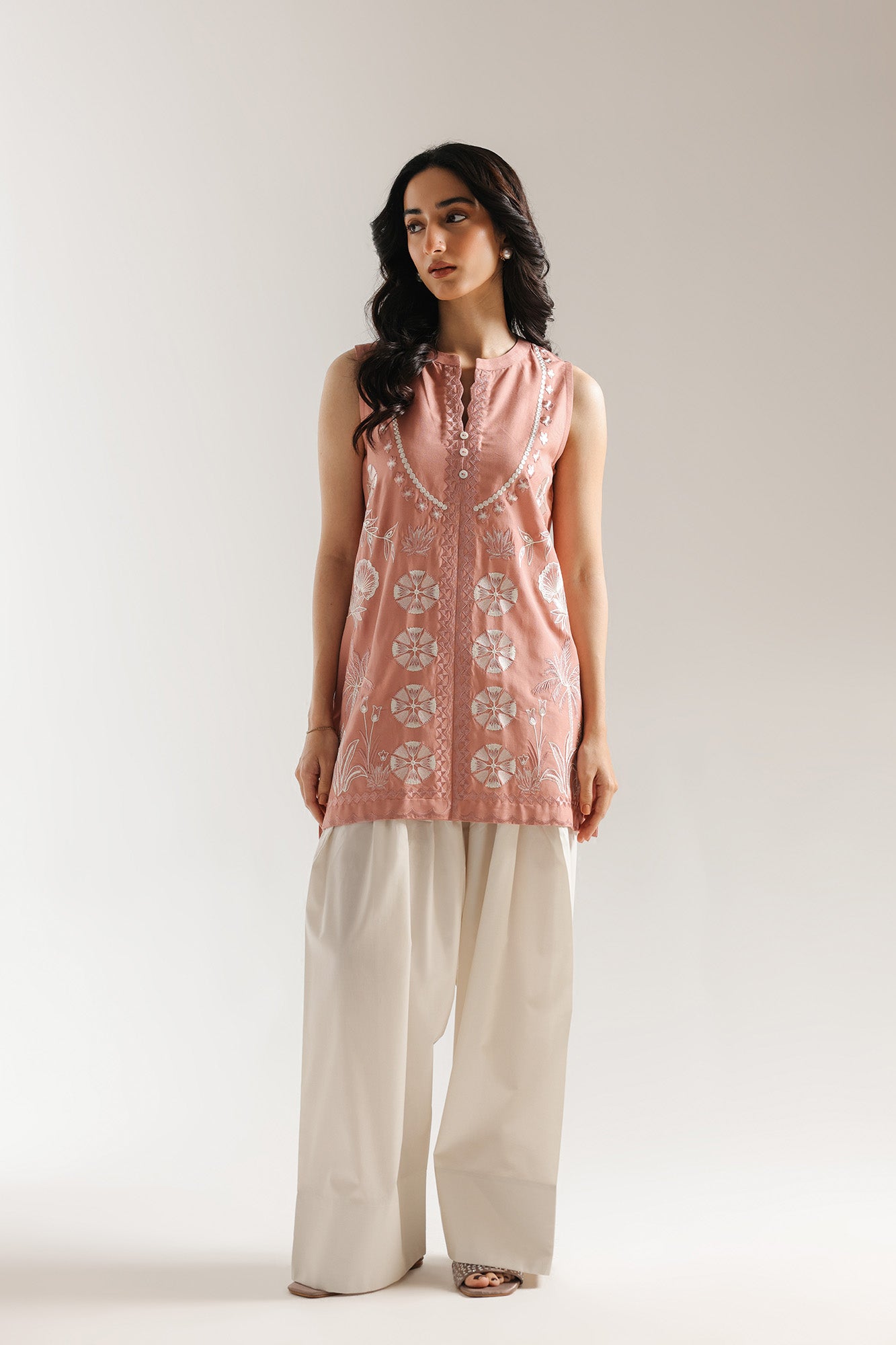 EMBROIDERED KURTI (E7905/102/425)