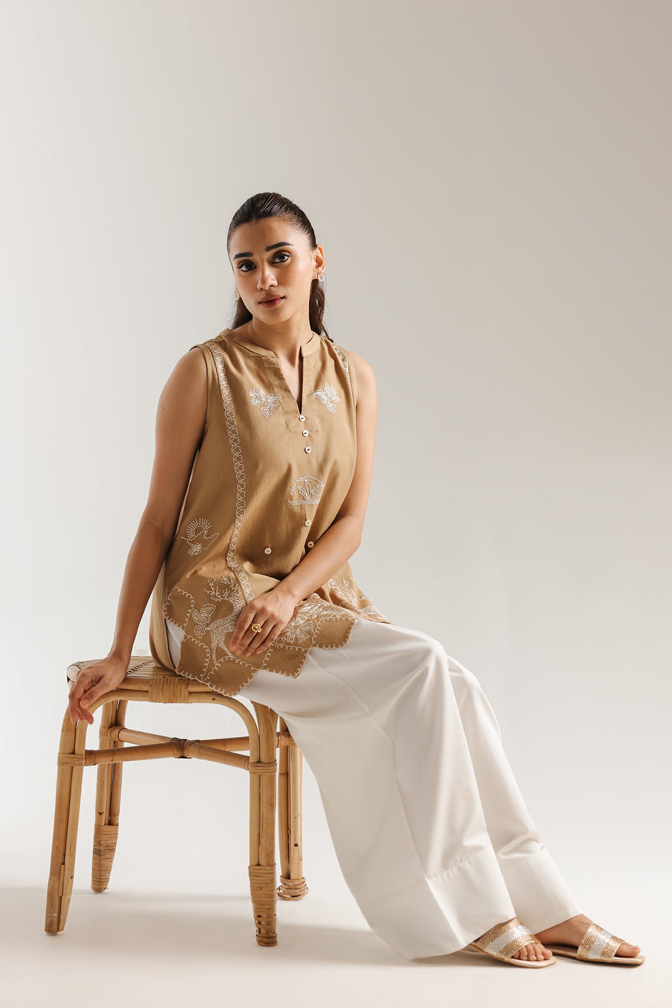 EMBROIDERED KURTI (E7909/102/007)