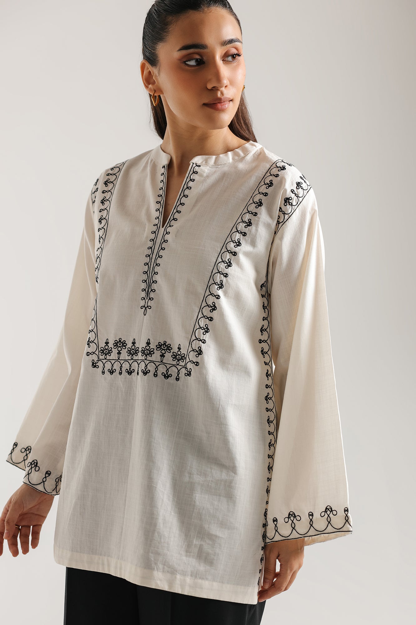 EMBROIDERED KURTI (E7938/102/319)