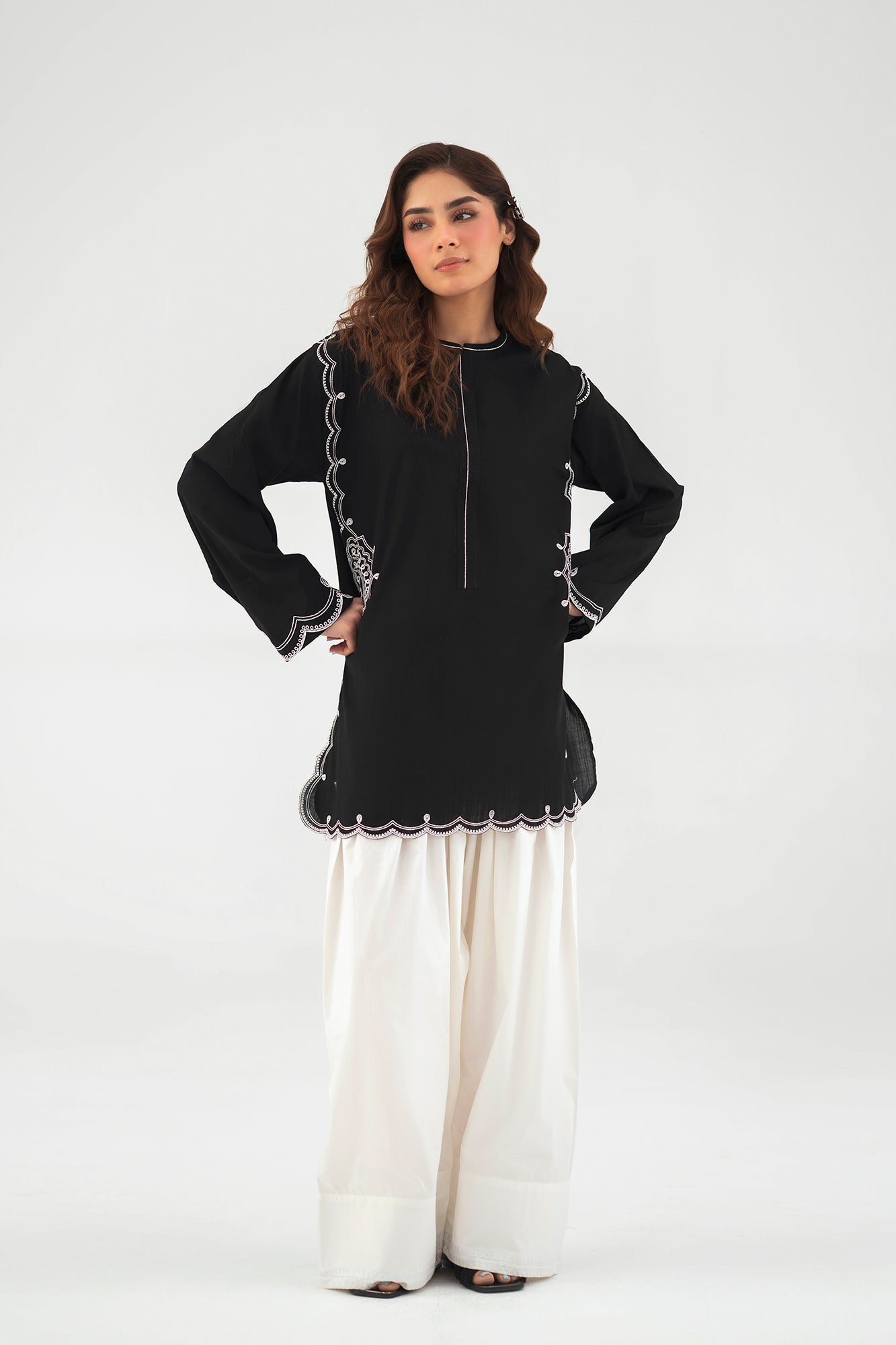 EMBROIDERED KURTI (E7942/102/902)