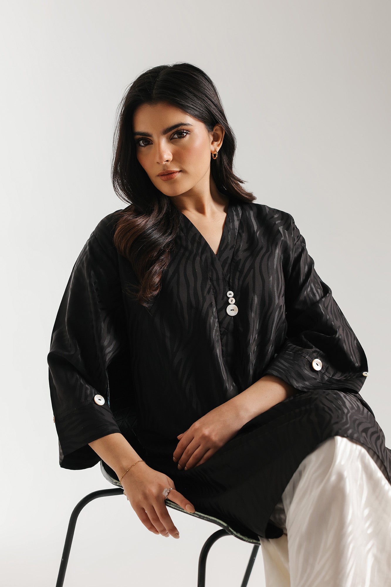 EMBROIDERED SUIT (E8085/102/902)