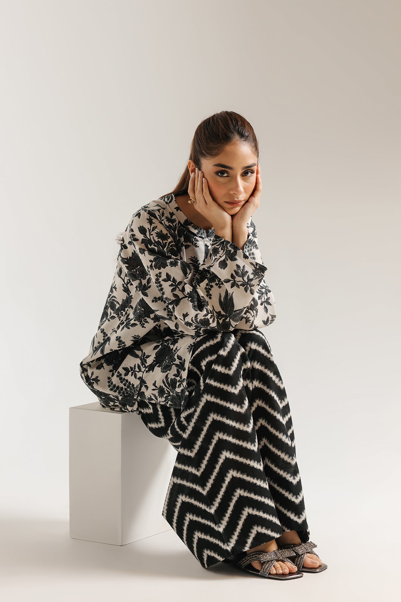 PRINTED SUIT (E8100/102/005)