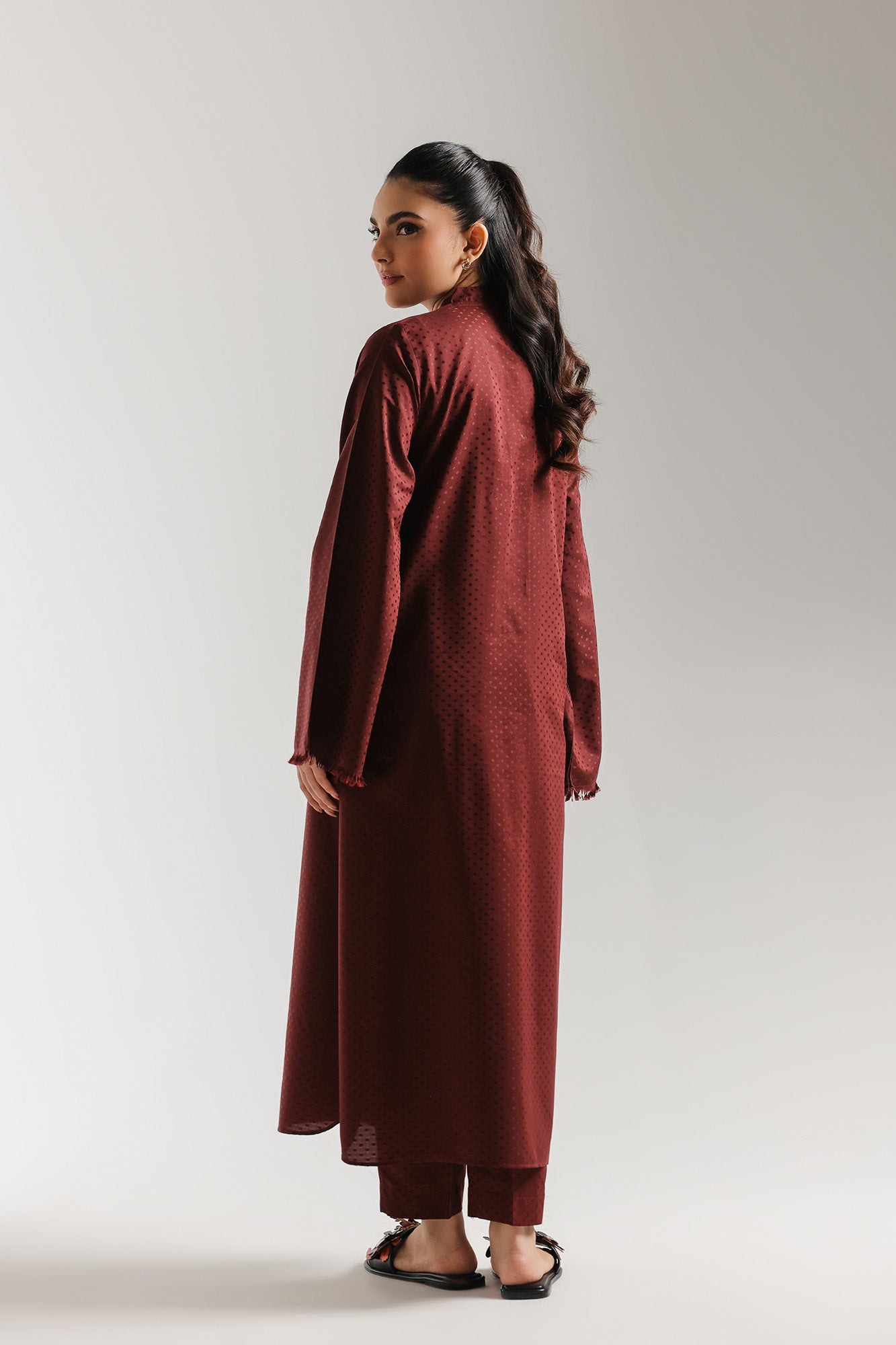 EMBROIDERED SUIT (E8120/102/403)