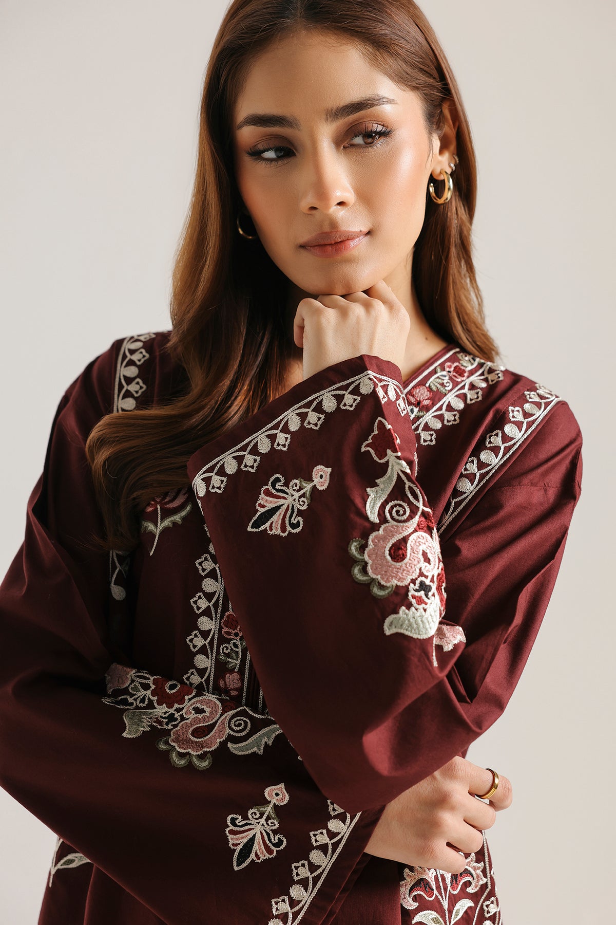 EMBROIDERED SUIT (E8205/102/414)