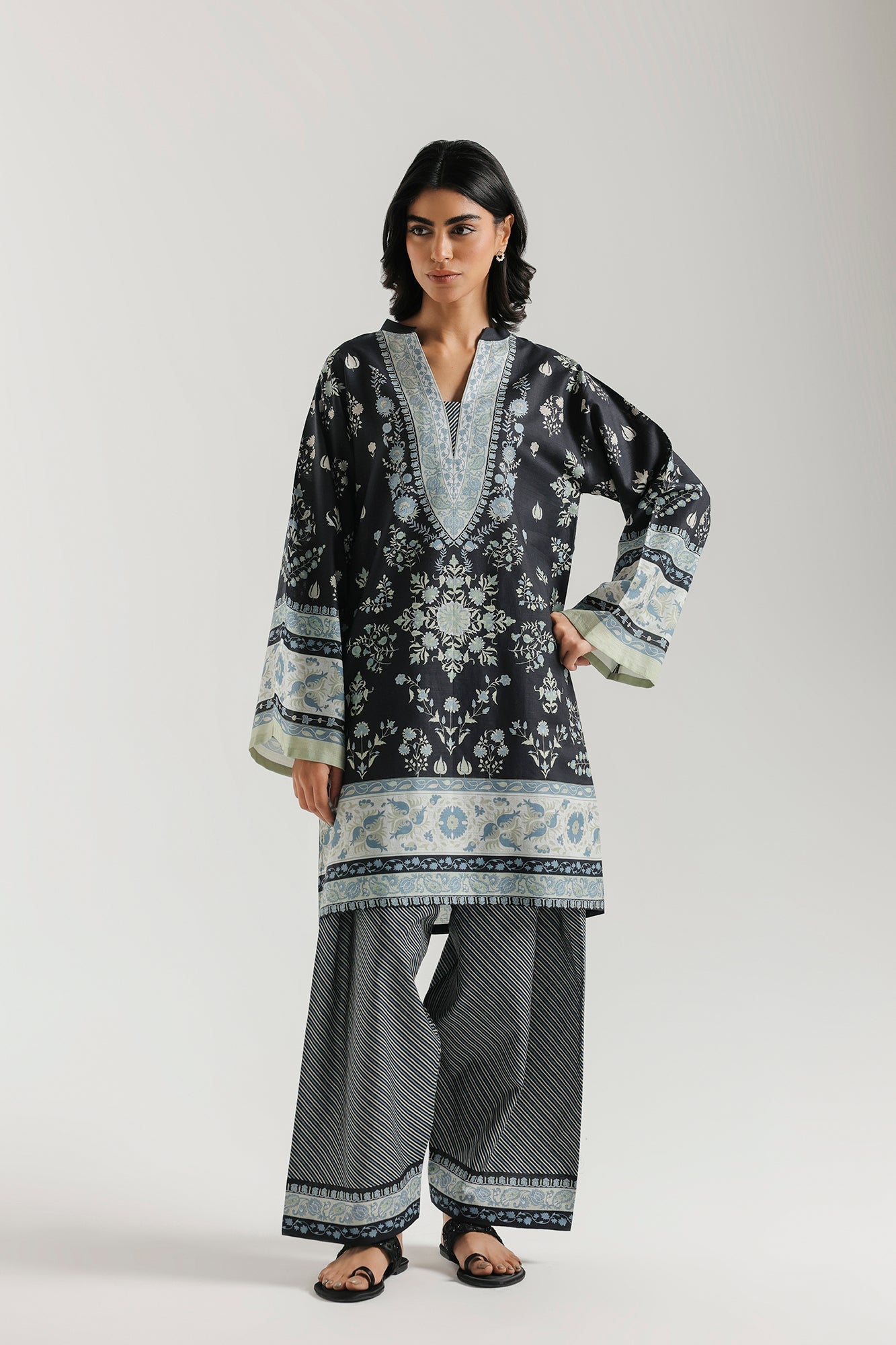 PRINTED SUIT (E8226/102/902)