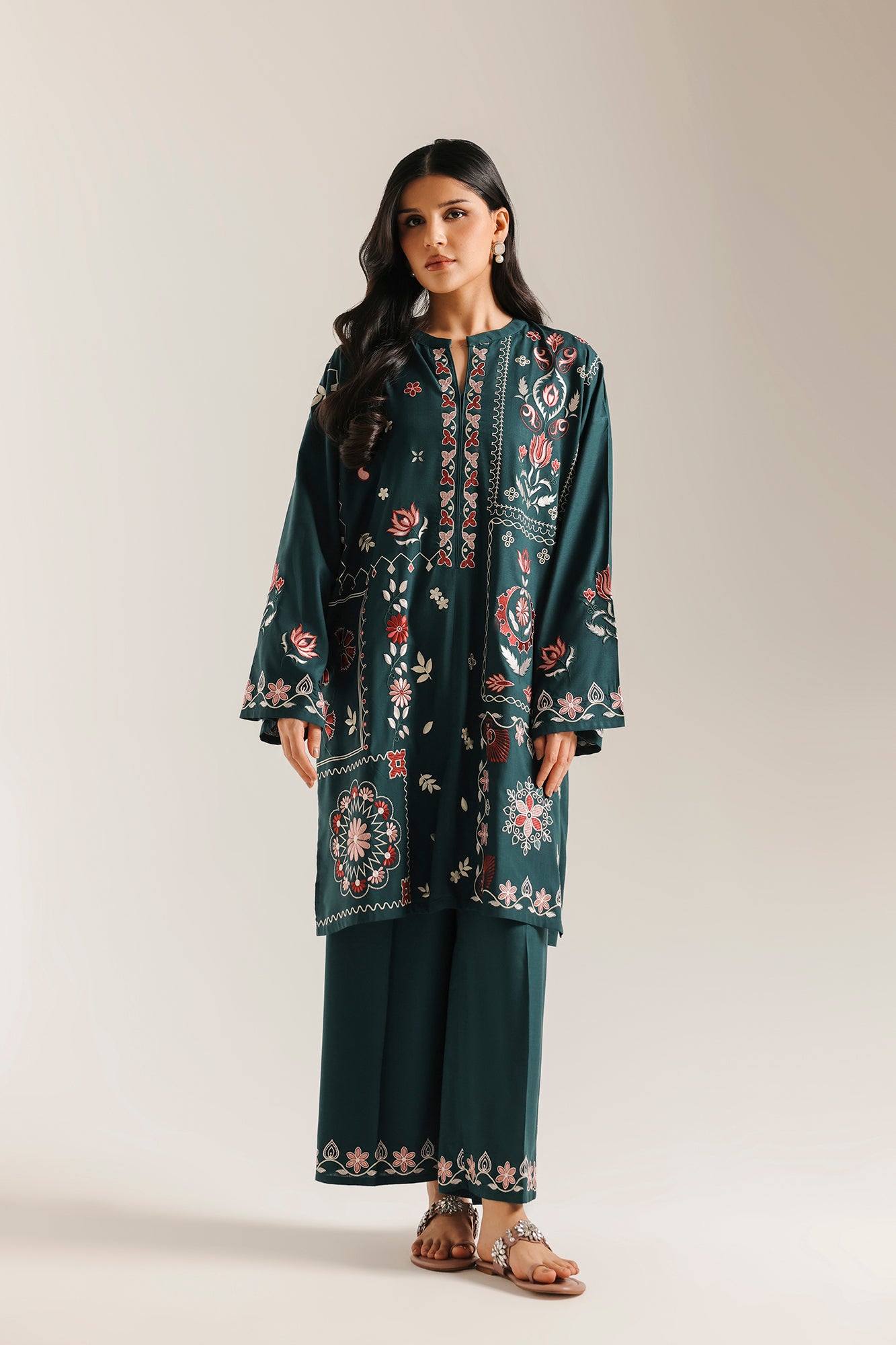 EMBROIDERED SUIT (E8242/102/706)