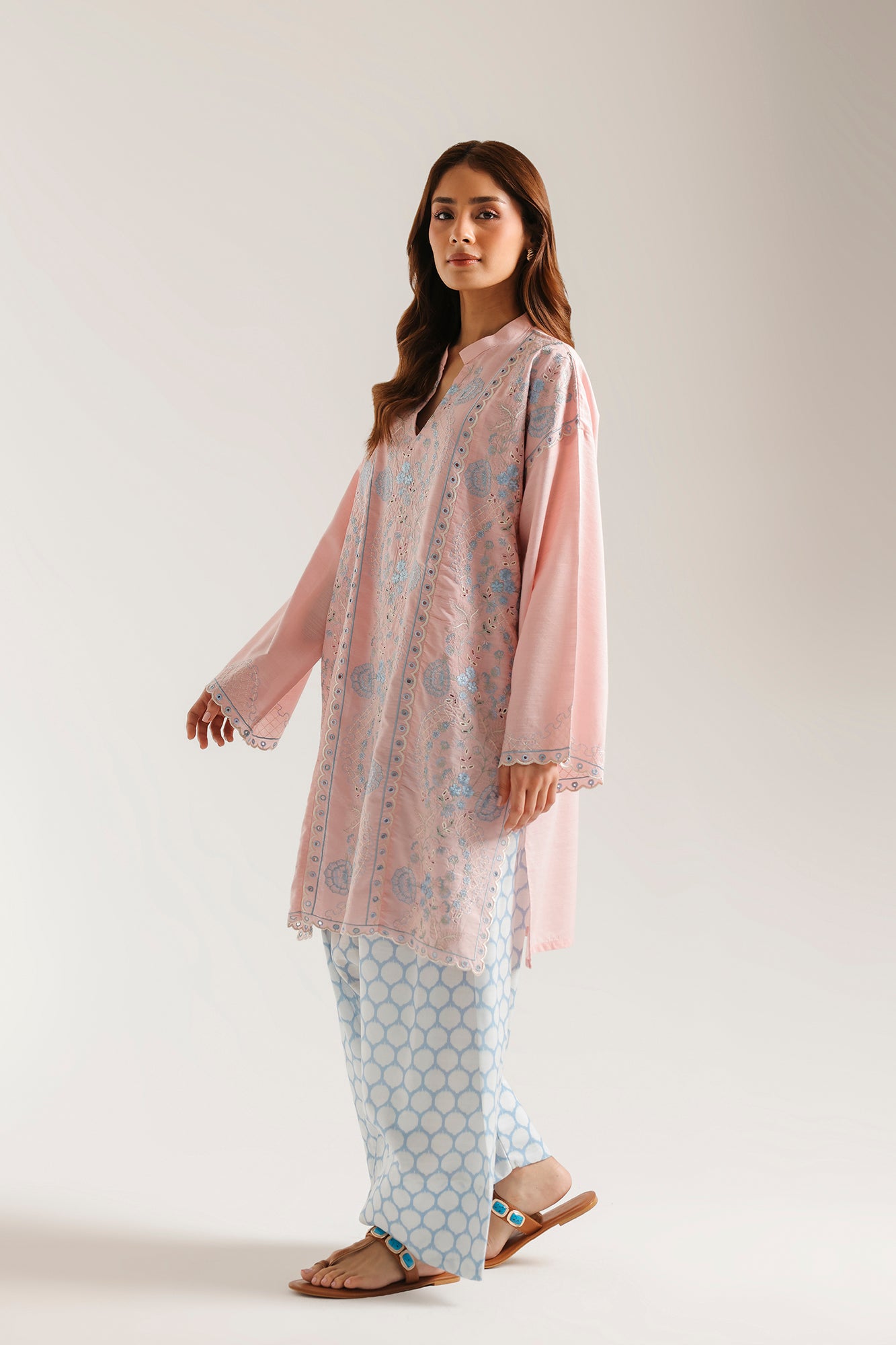 EMBROIDERED SUIT (E8276/102/328)