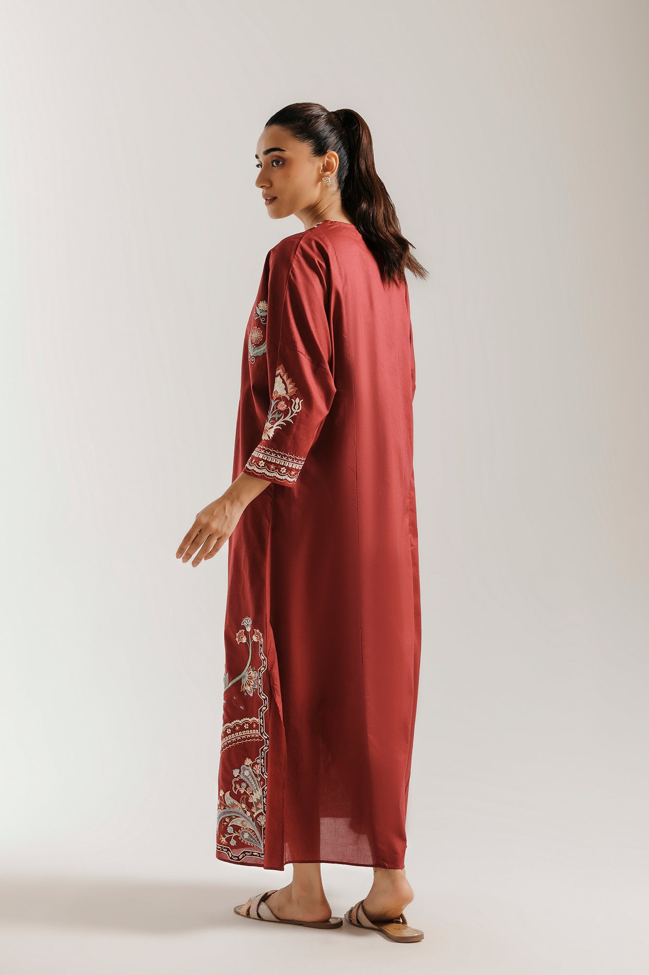 EMBROIDERED DRESS (E8433/102/305)