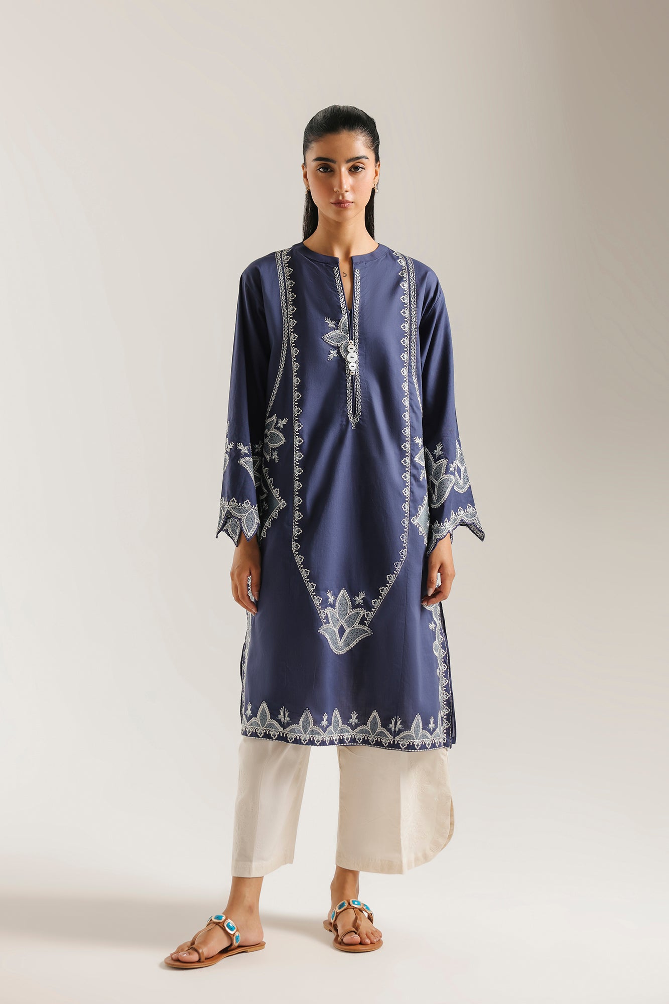 EMBROIDERED SHIRT (E9205/102/620)