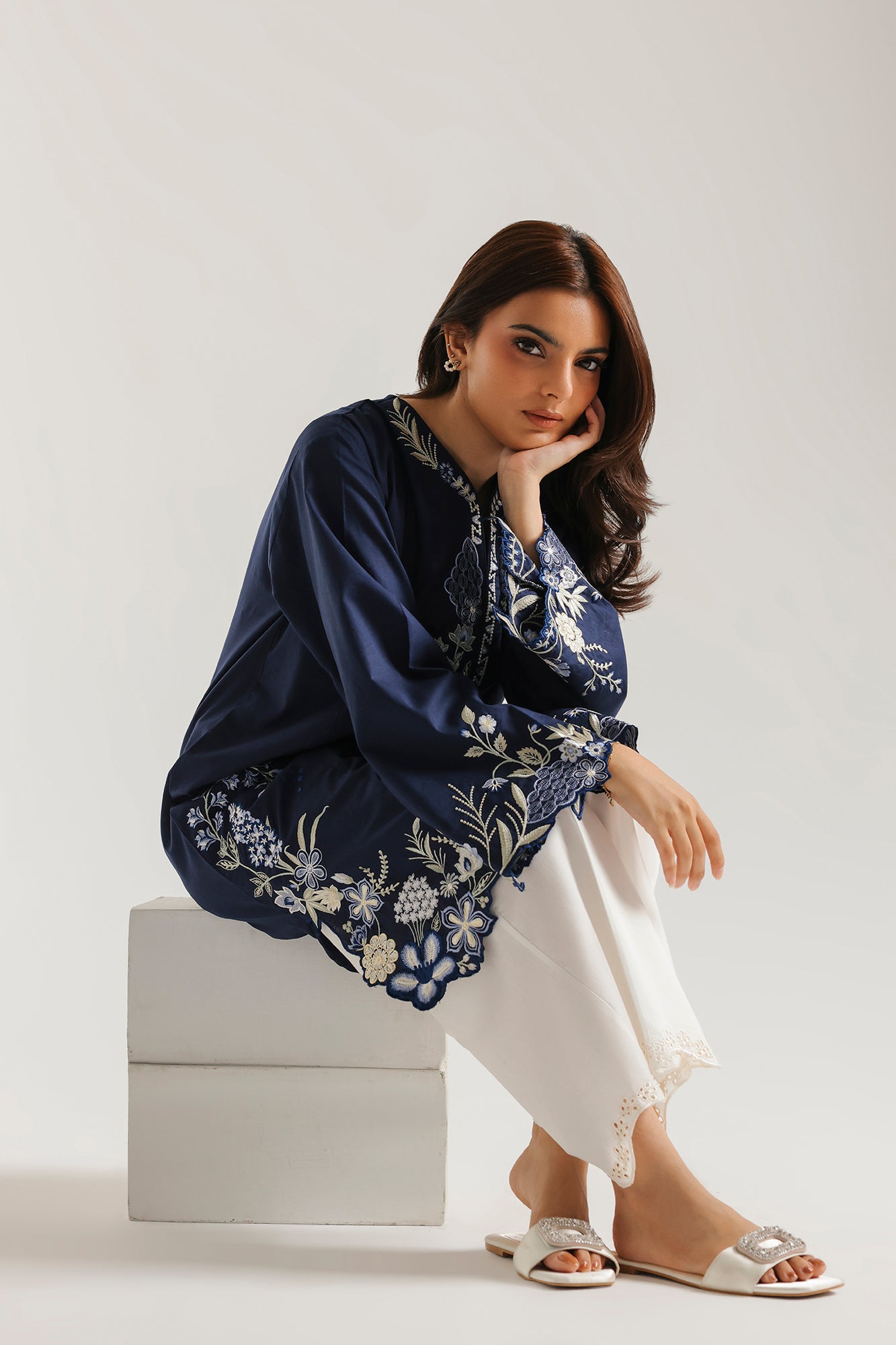 EMBROIDERED SHIRT (E9208/102/504)