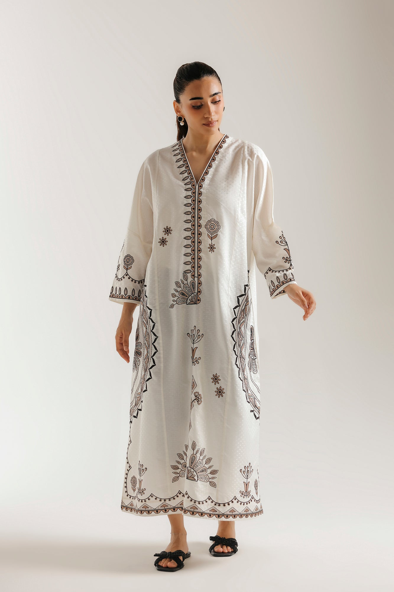 EMBROIDERED DRESS (E9216/102/005)